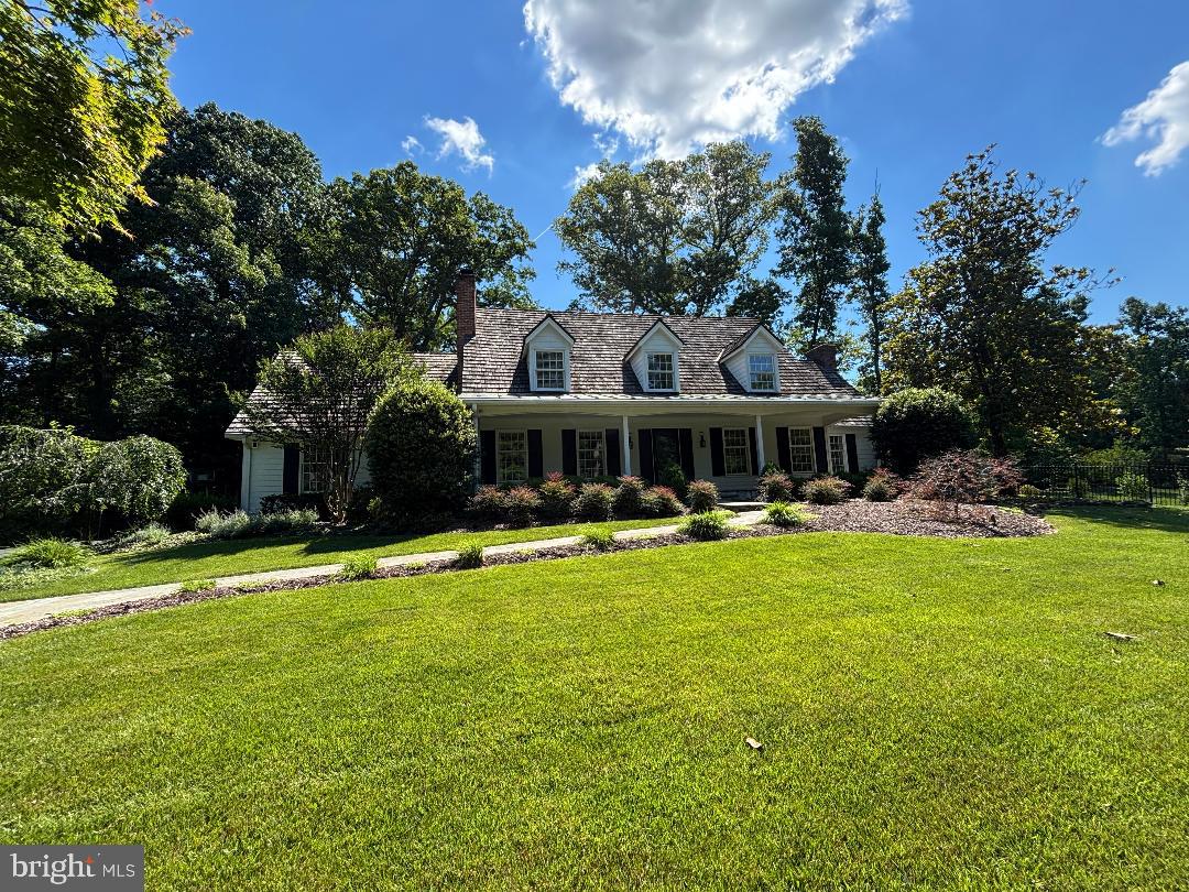 1123 LAURELWOOD DRIVE