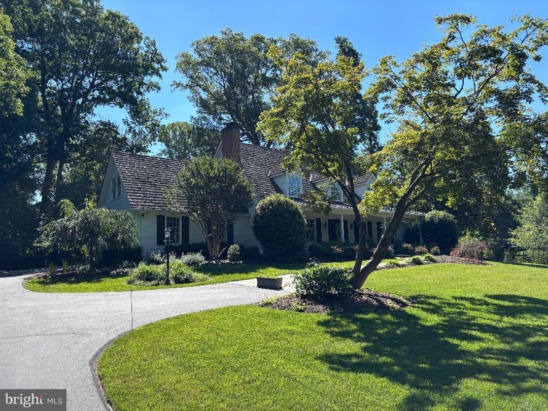 1123 LAURELWOOD DRIVE