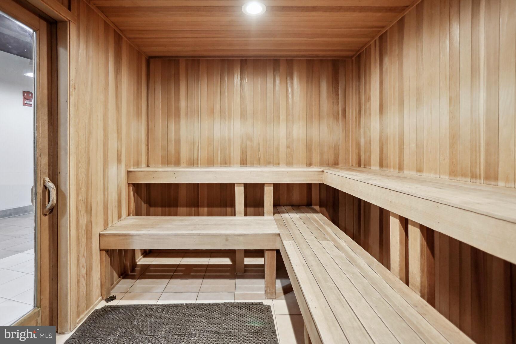 RIVER PLACE NORTH - Residential Lease