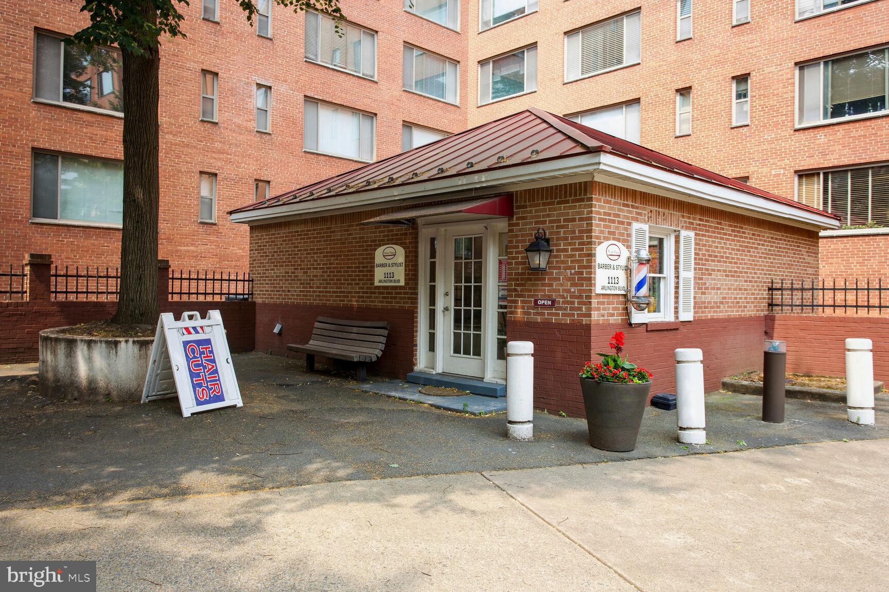 RIVER PLACE NORTH - Residential Lease