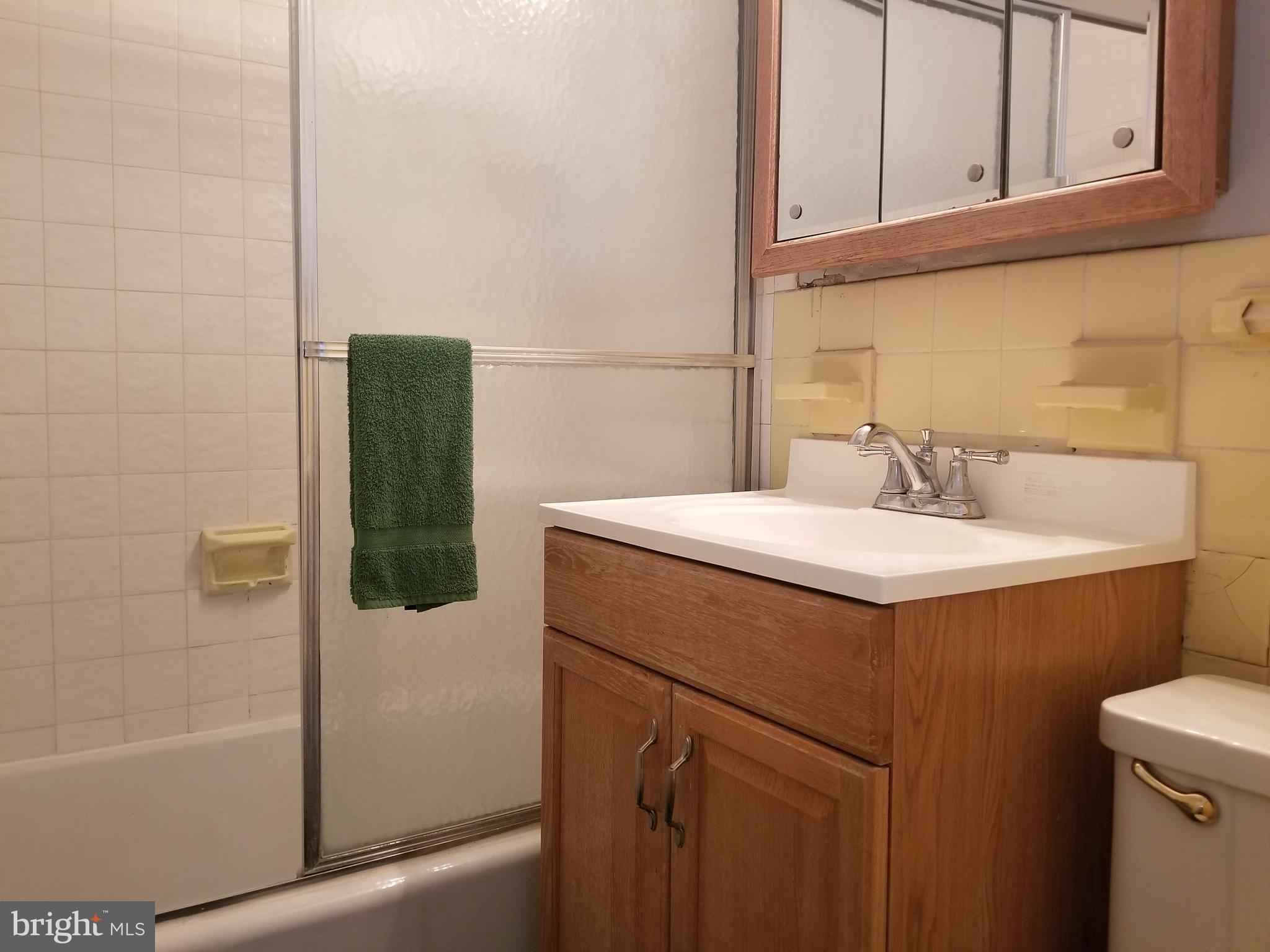 RIVER PLACE NORTH - Residential Lease