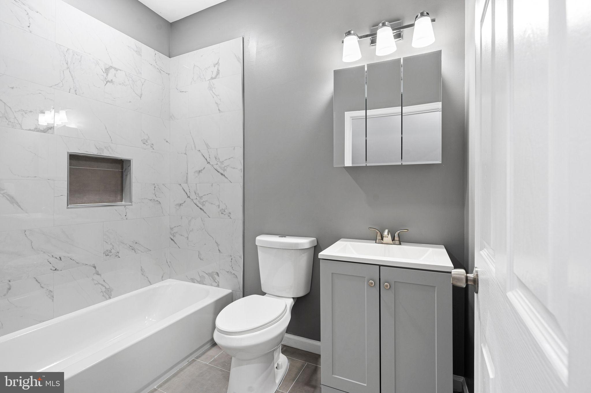 PHILADELPHIA (NORTH) - Residential Lease