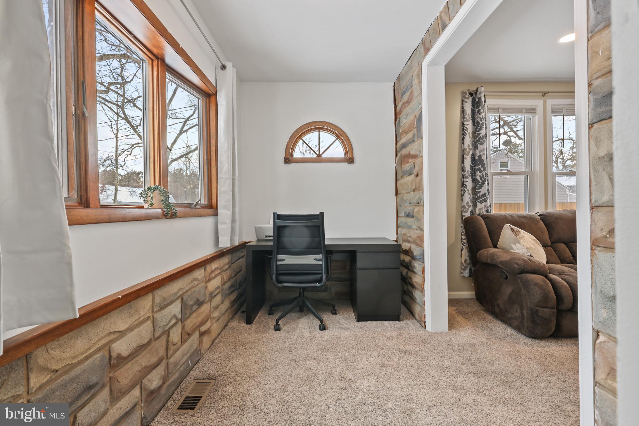 TWIN OAKS - Residential