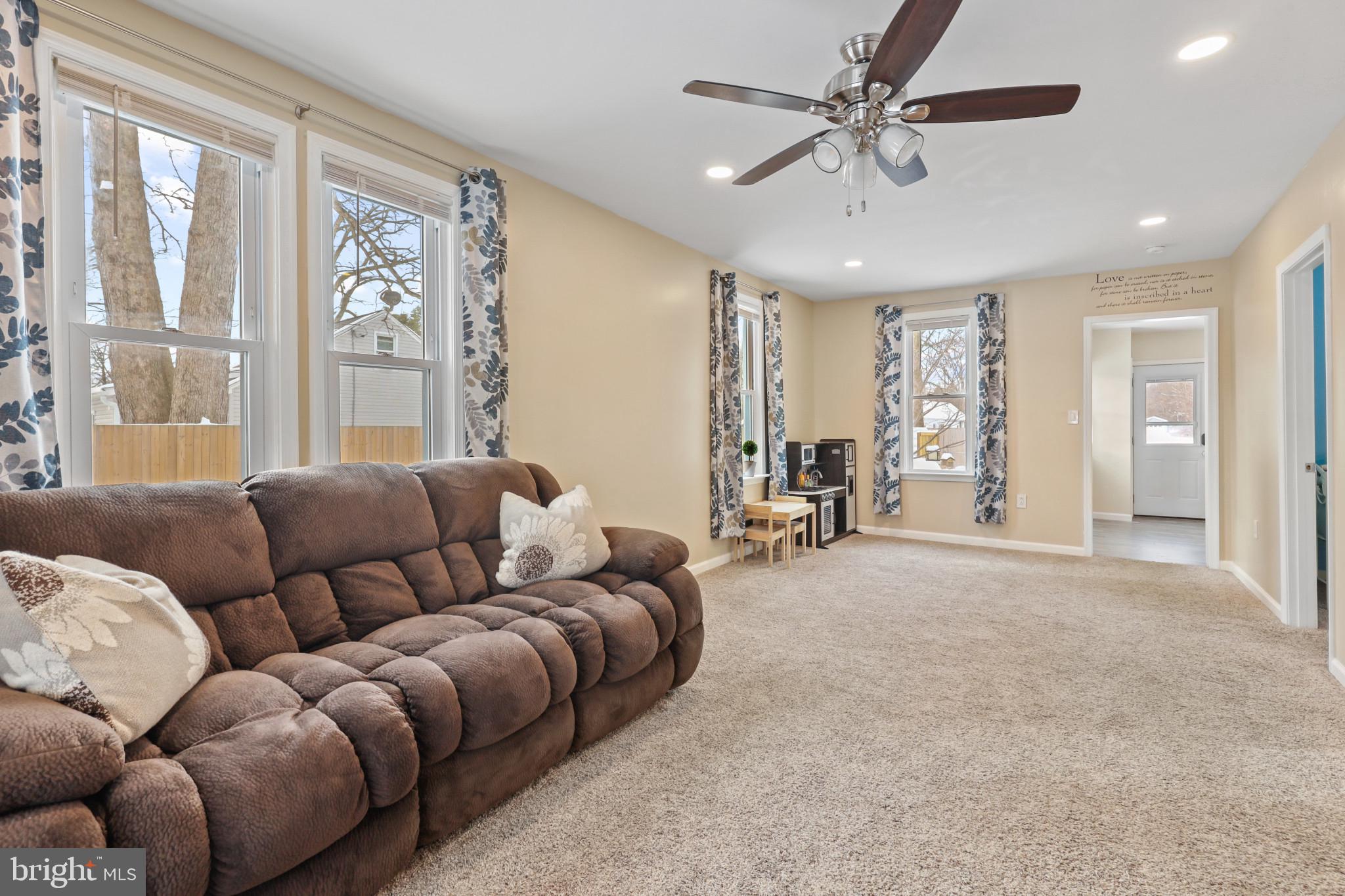 TWIN OAKS - Residential