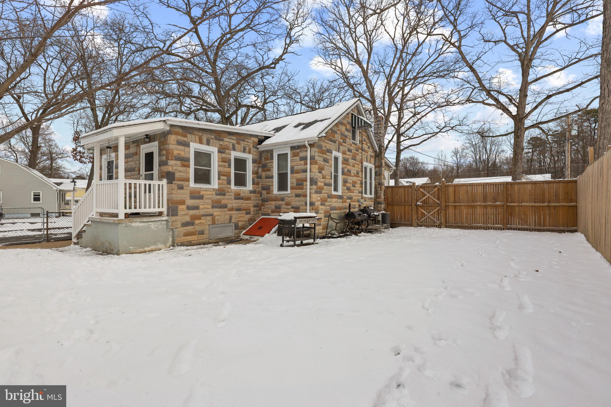 TWIN OAKS - Residential