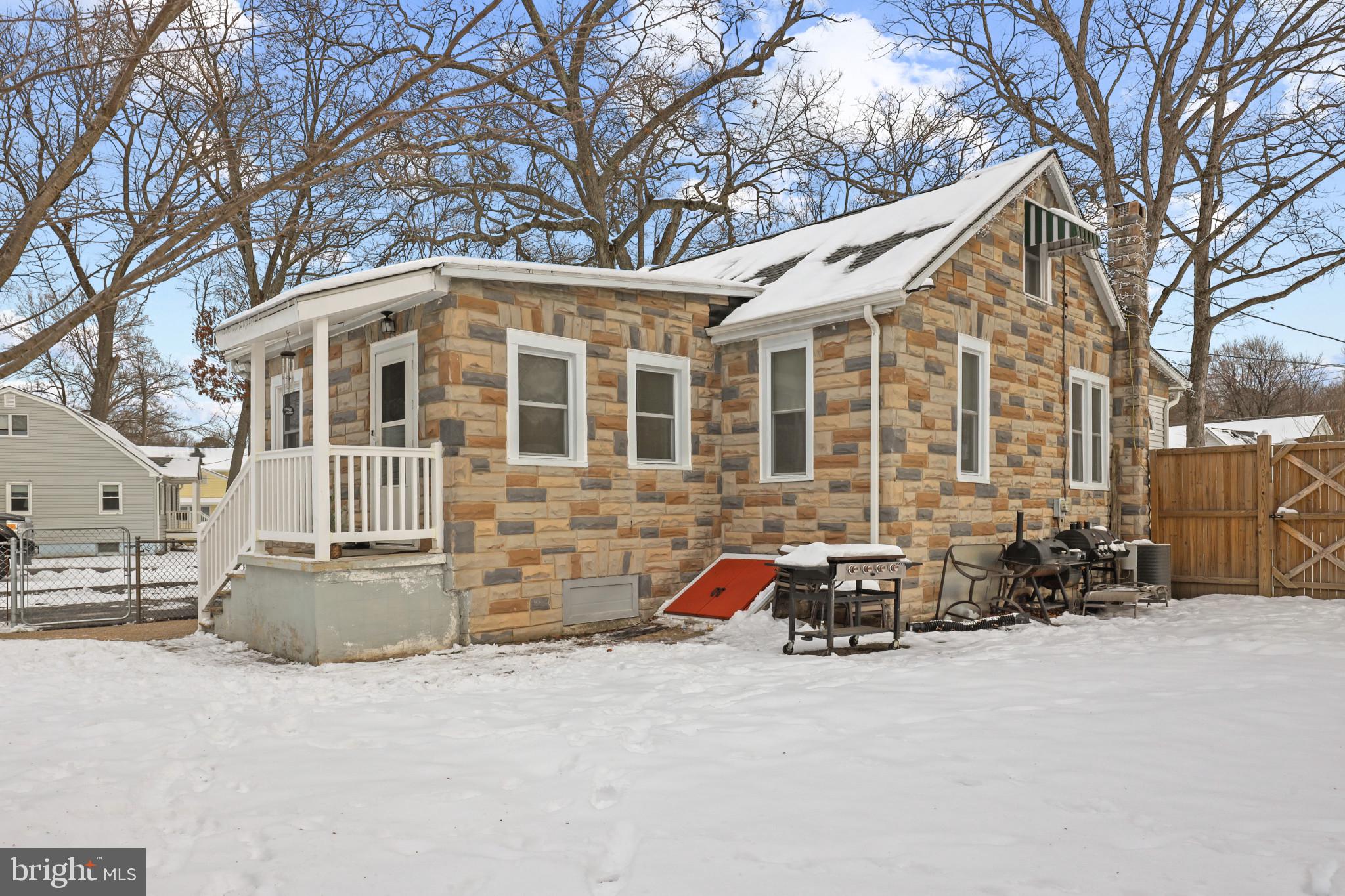 TWIN OAKS - Residential