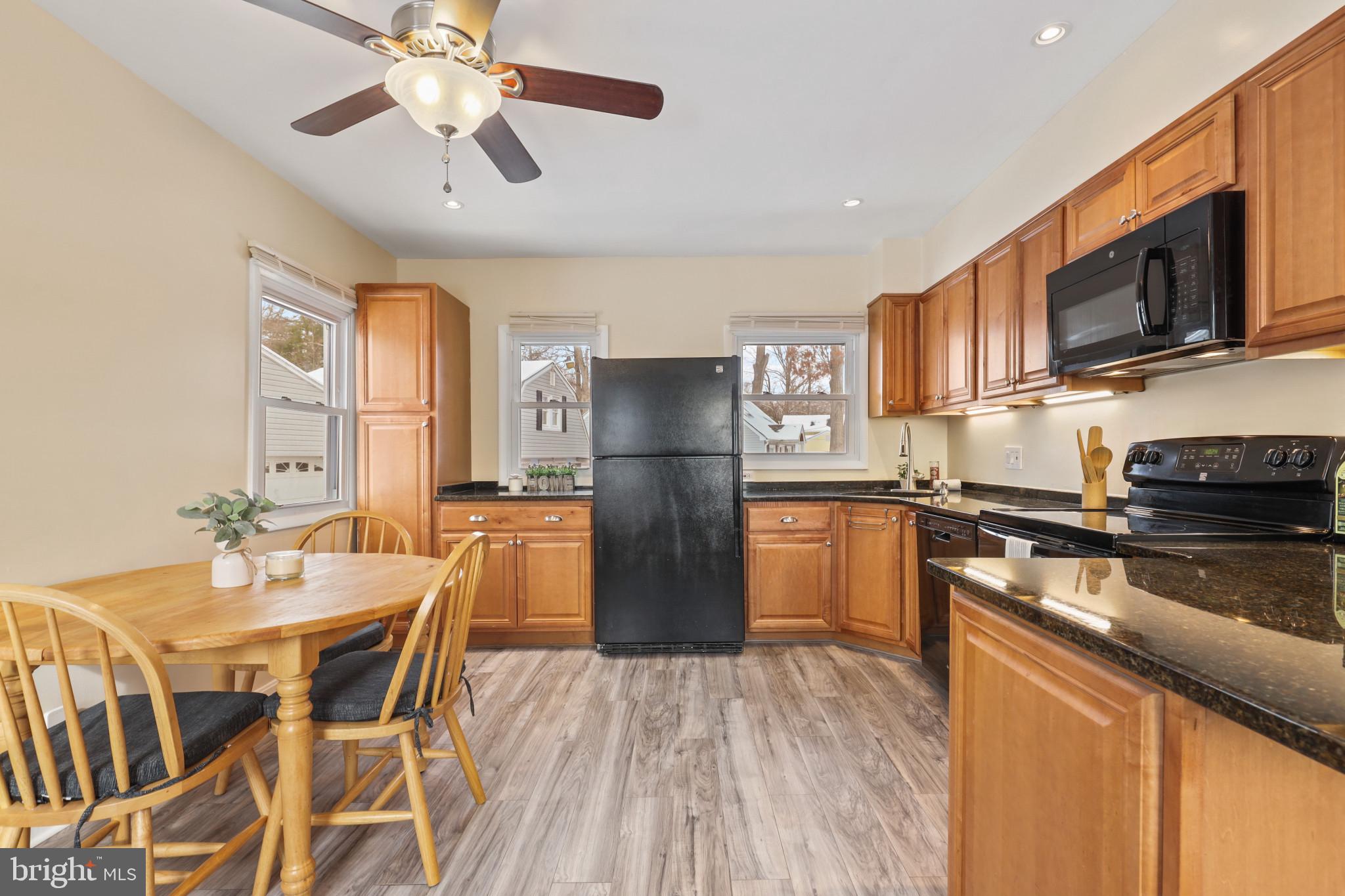 TWIN OAKS - Residential