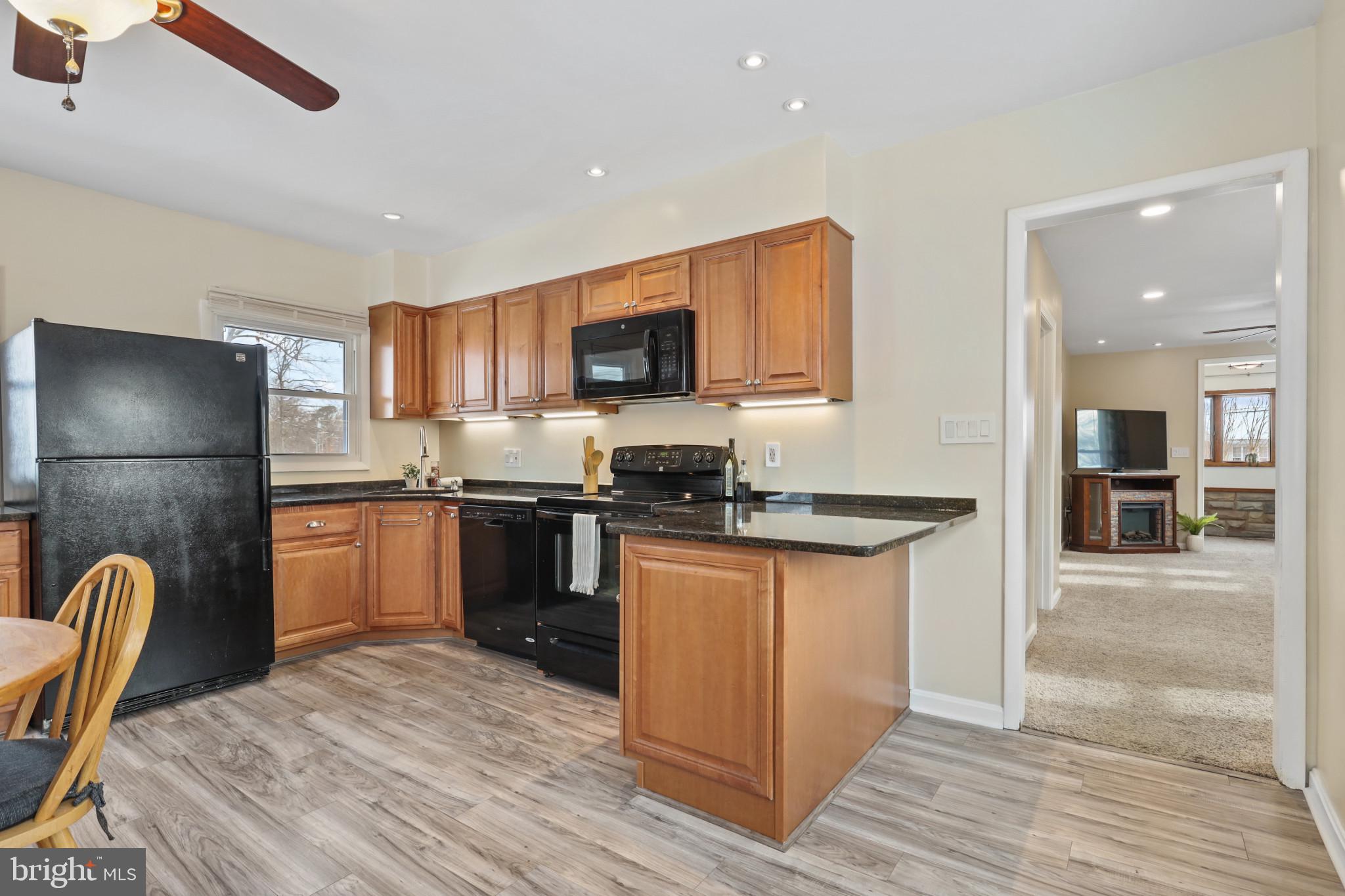 TWIN OAKS - Residential