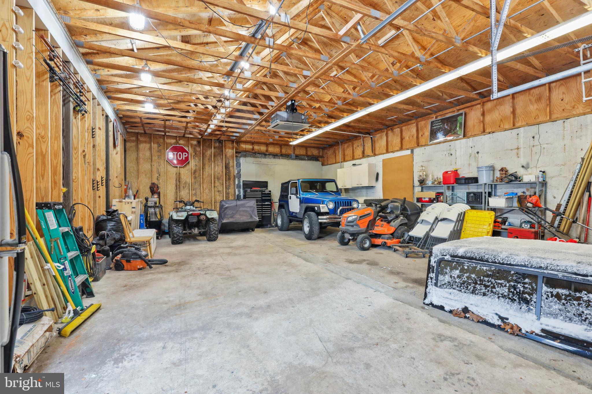 TWIN OAKS - Residential