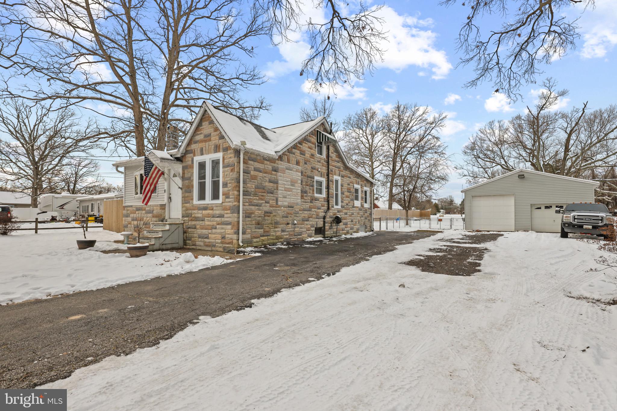 TWIN OAKS - Residential