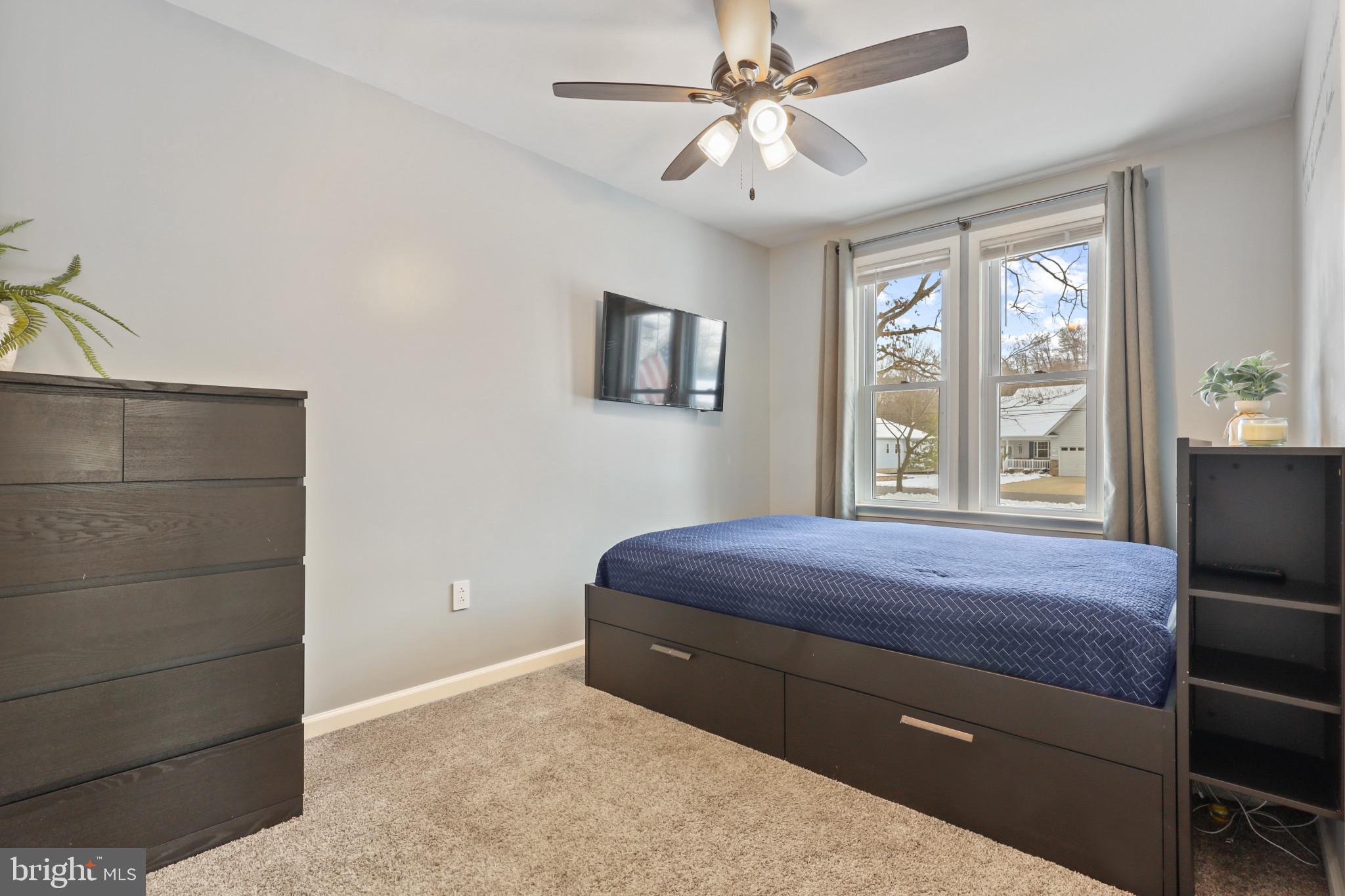 TWIN OAKS - Residential