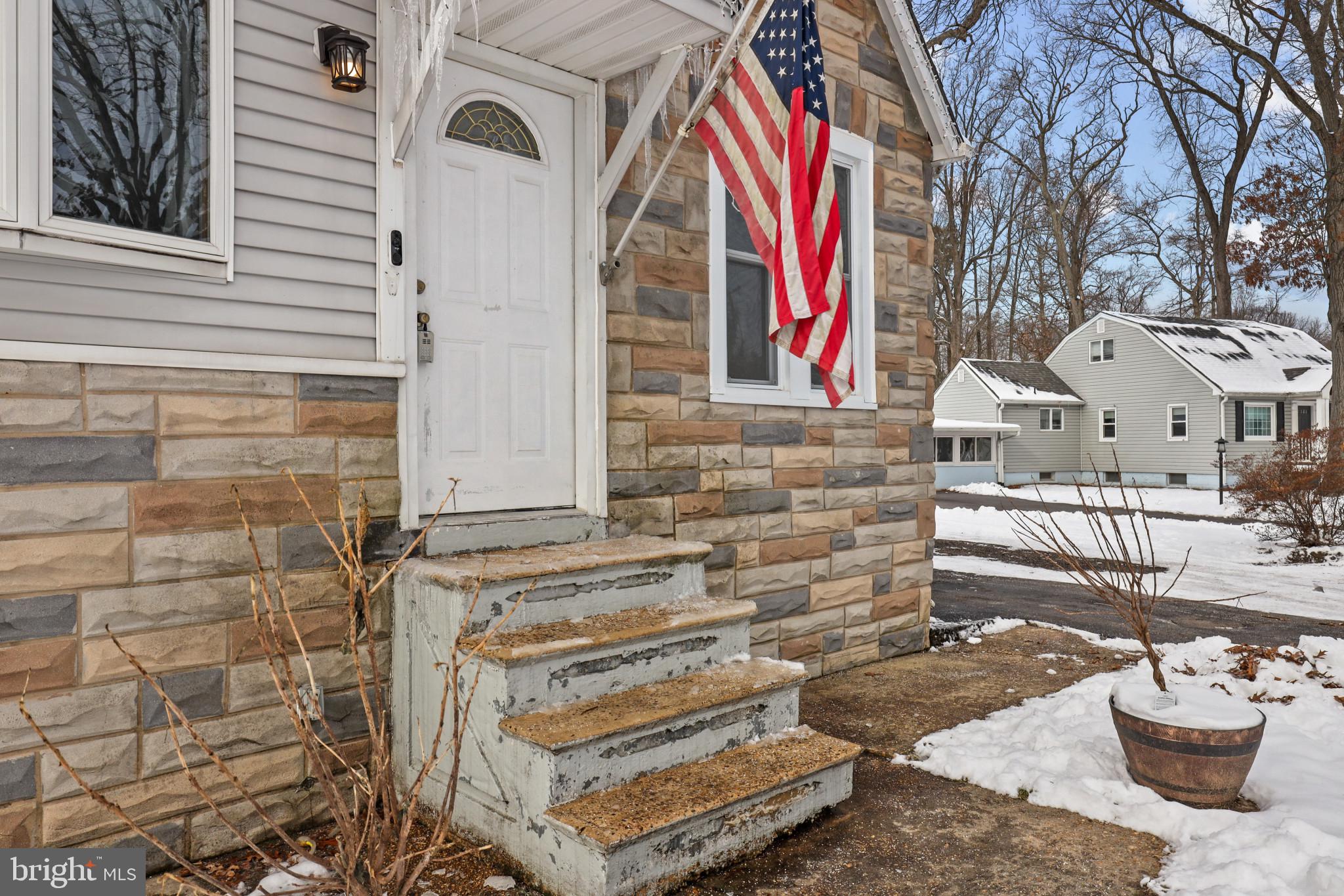 TWIN OAKS - Residential