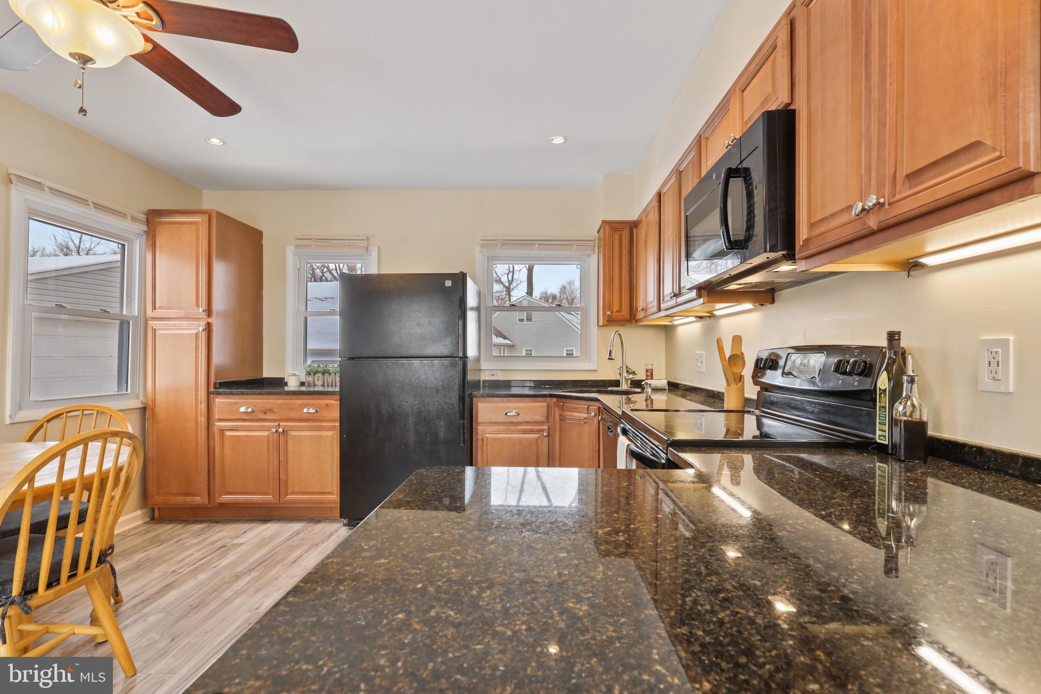 TWIN OAKS - Residential