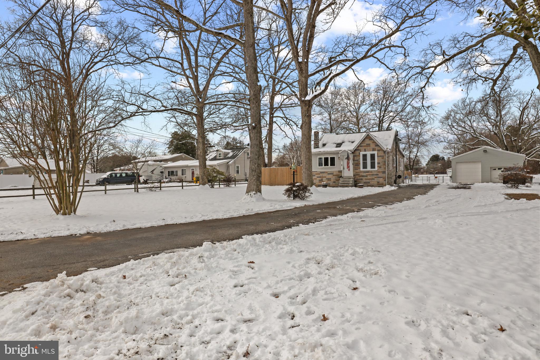 TWIN OAKS - Residential