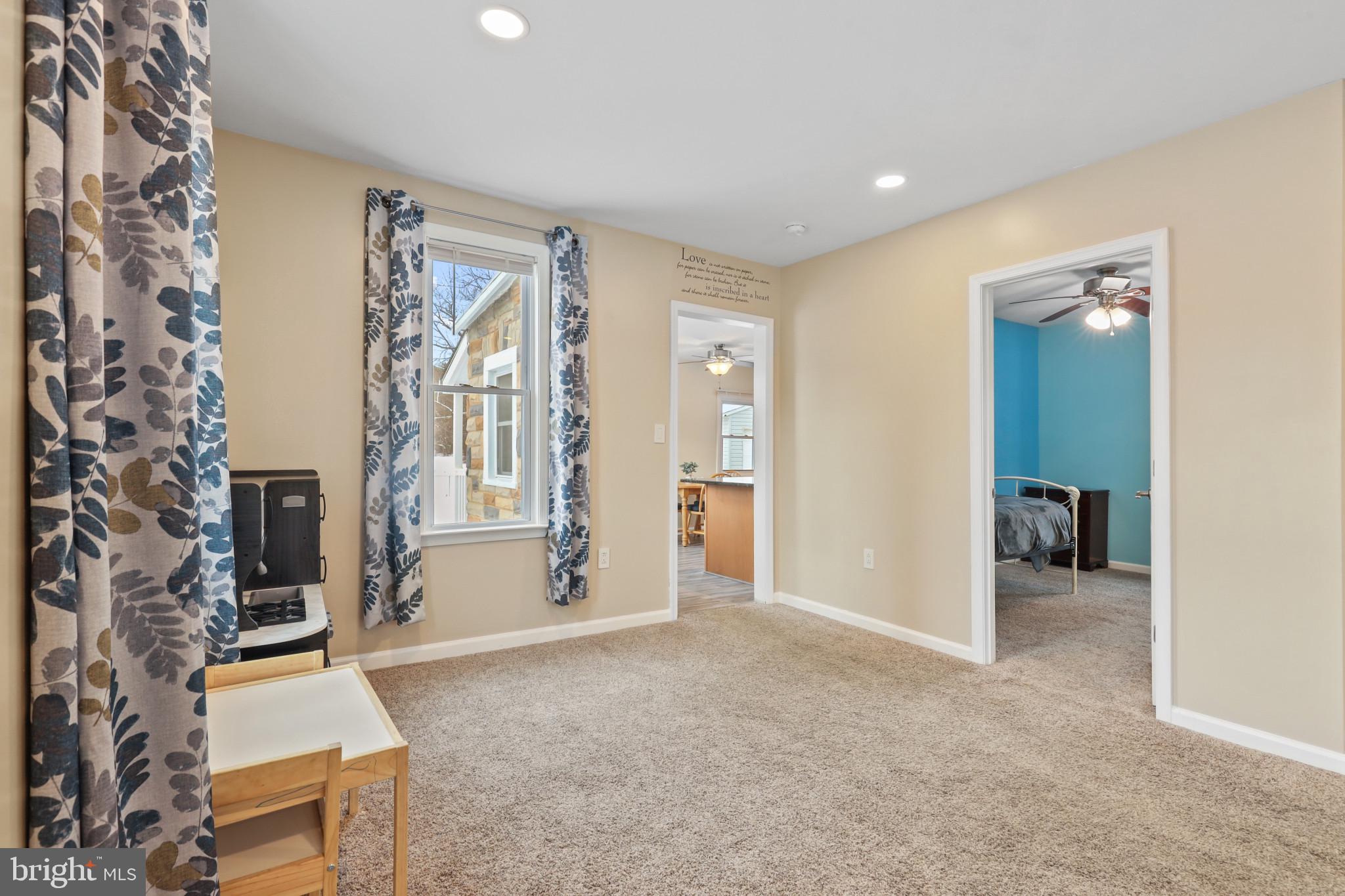 TWIN OAKS - Residential