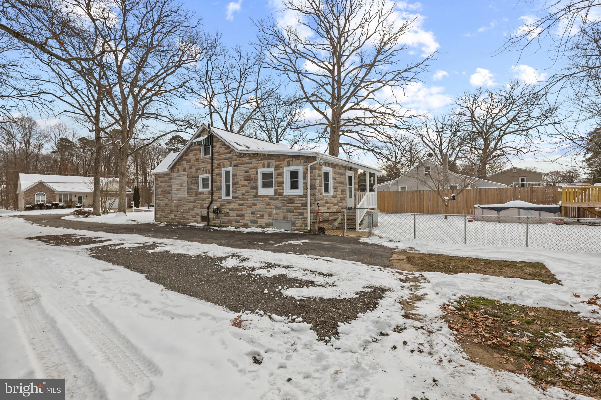 TWIN OAKS - Residential