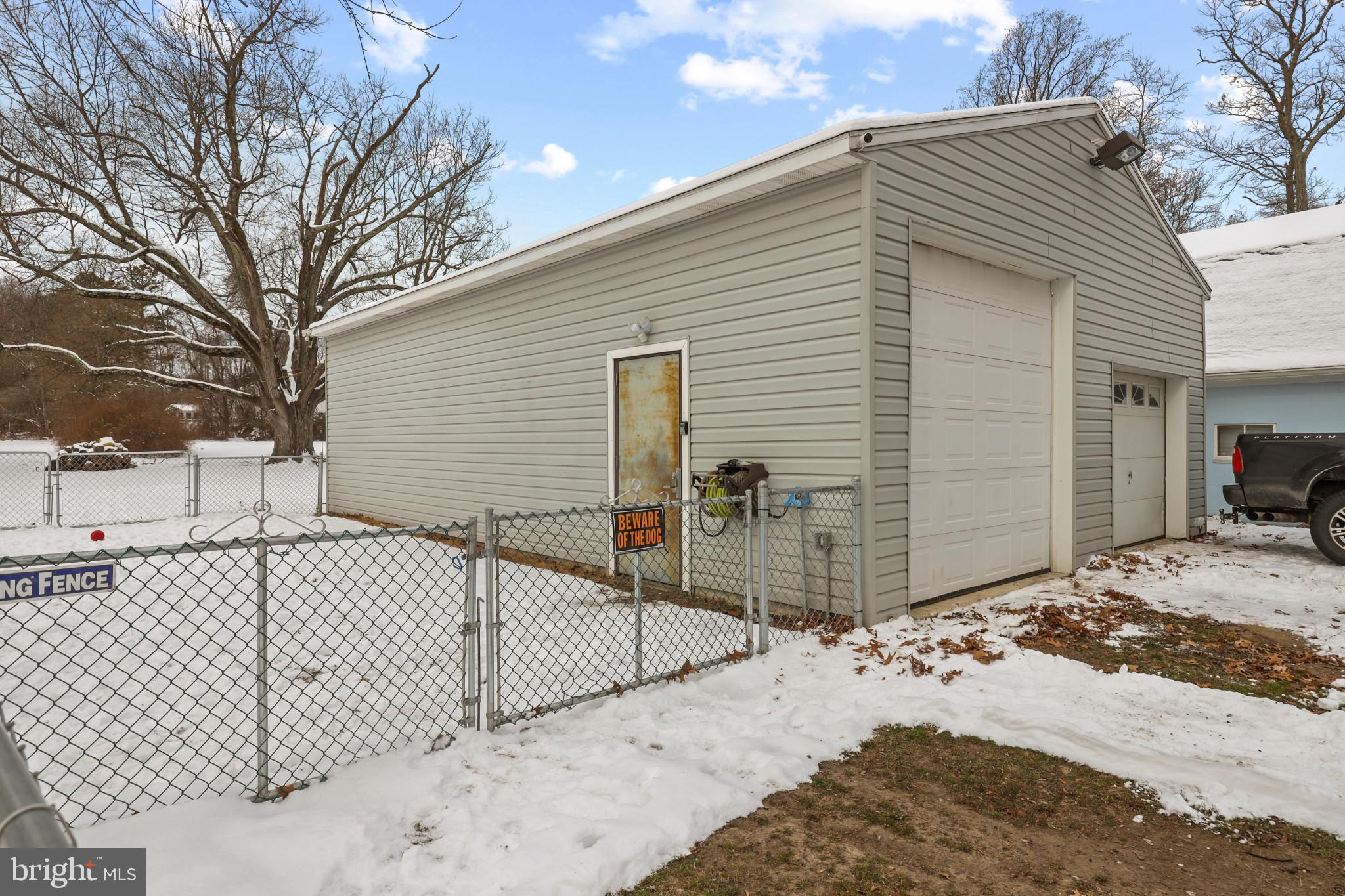 TWIN OAKS - Residential