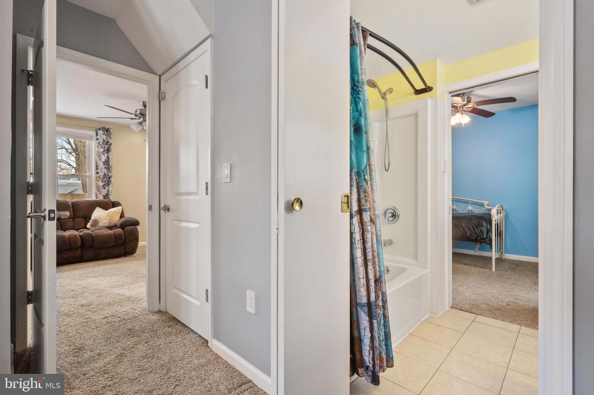 TWIN OAKS - Residential