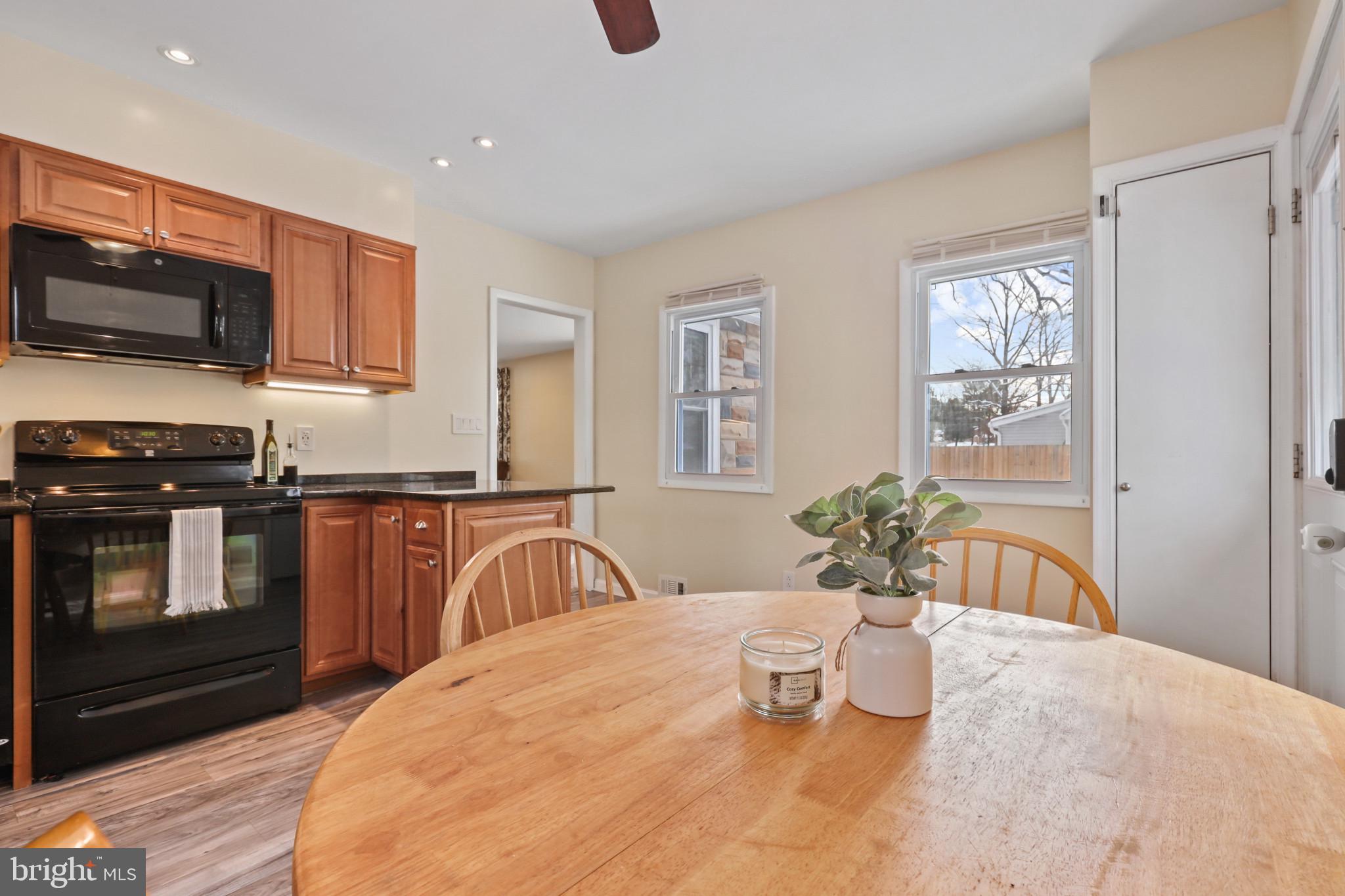 TWIN OAKS - Residential