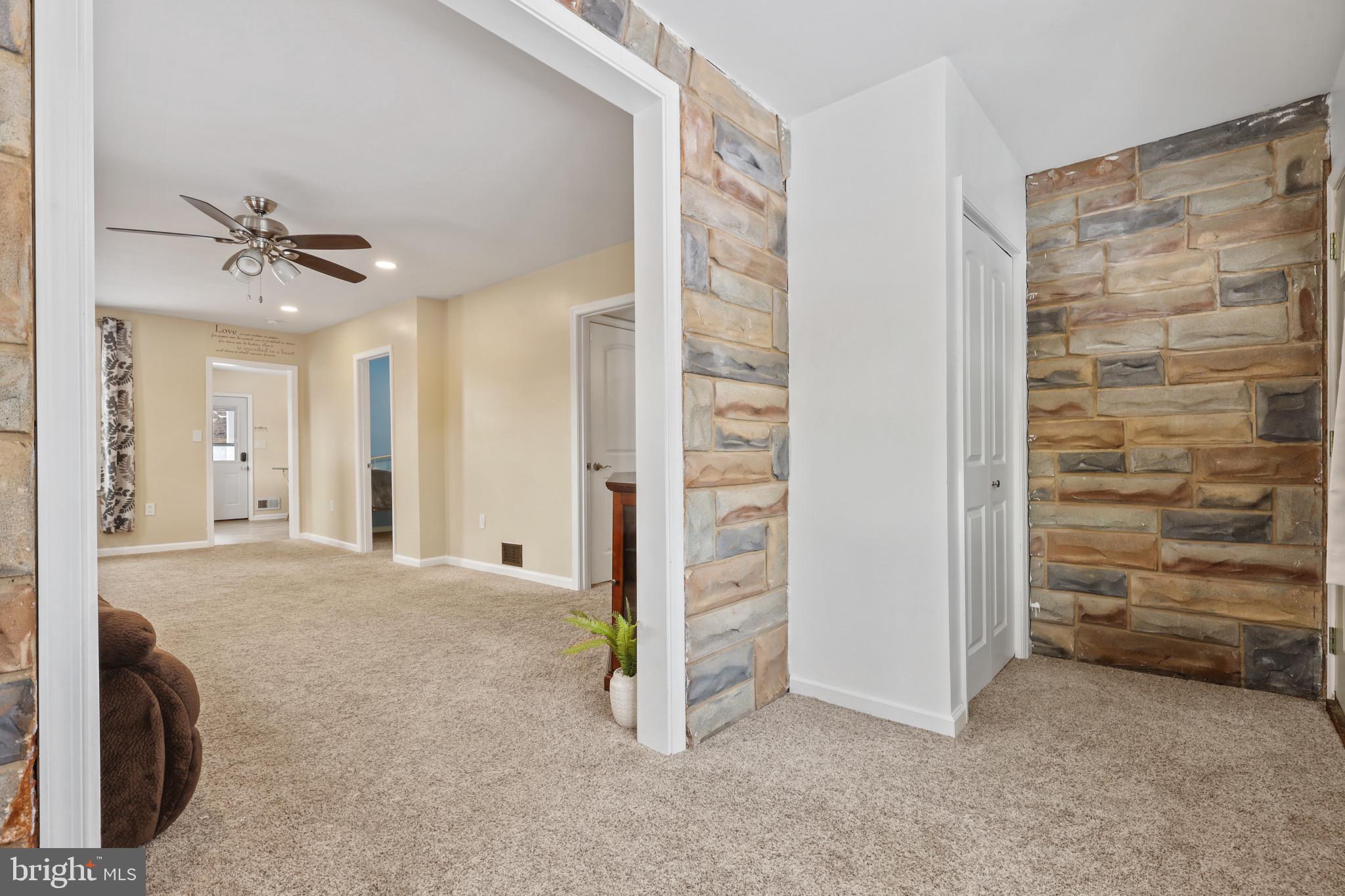 TWIN OAKS - Residential