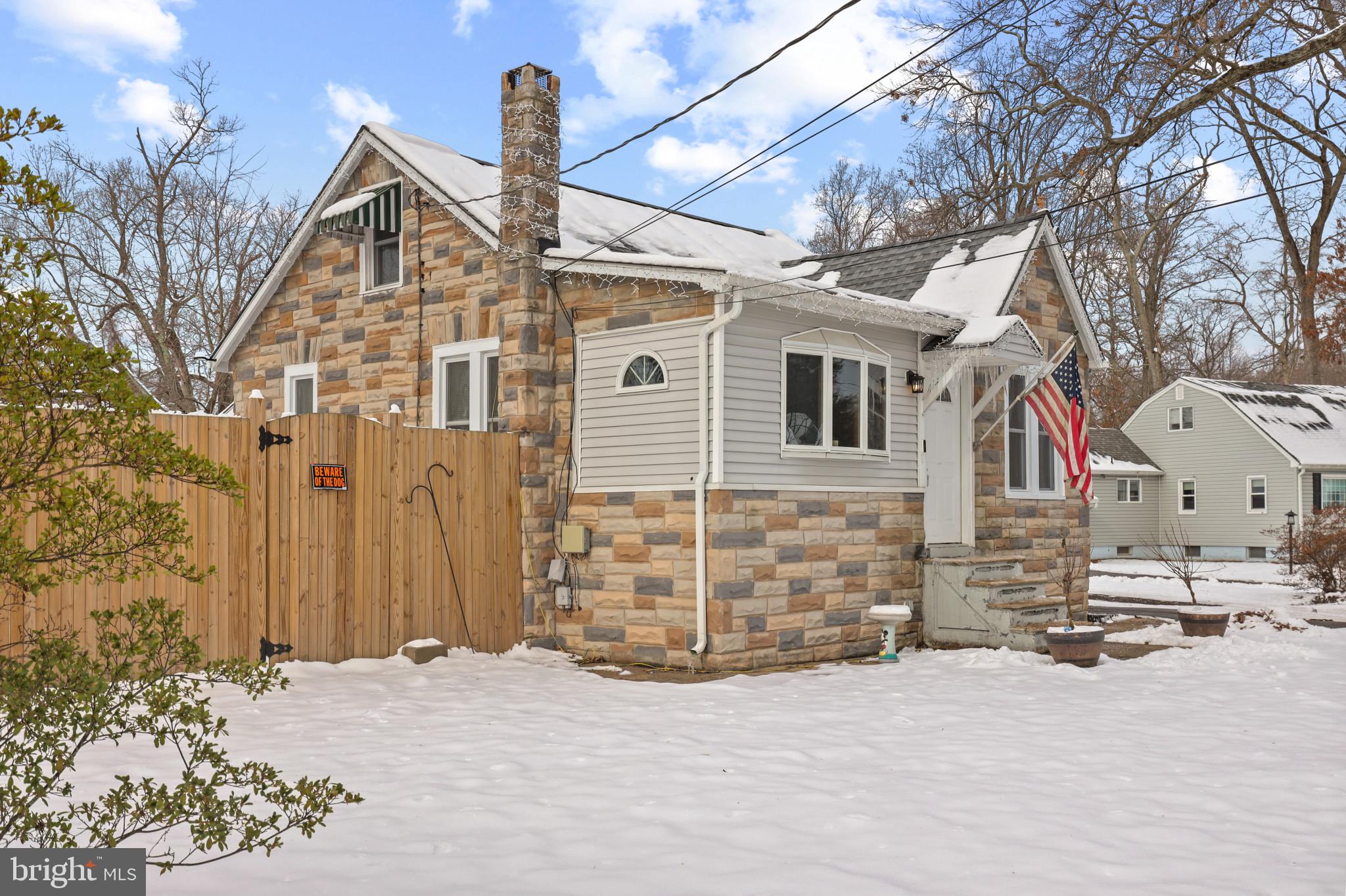 TWIN OAKS - Residential