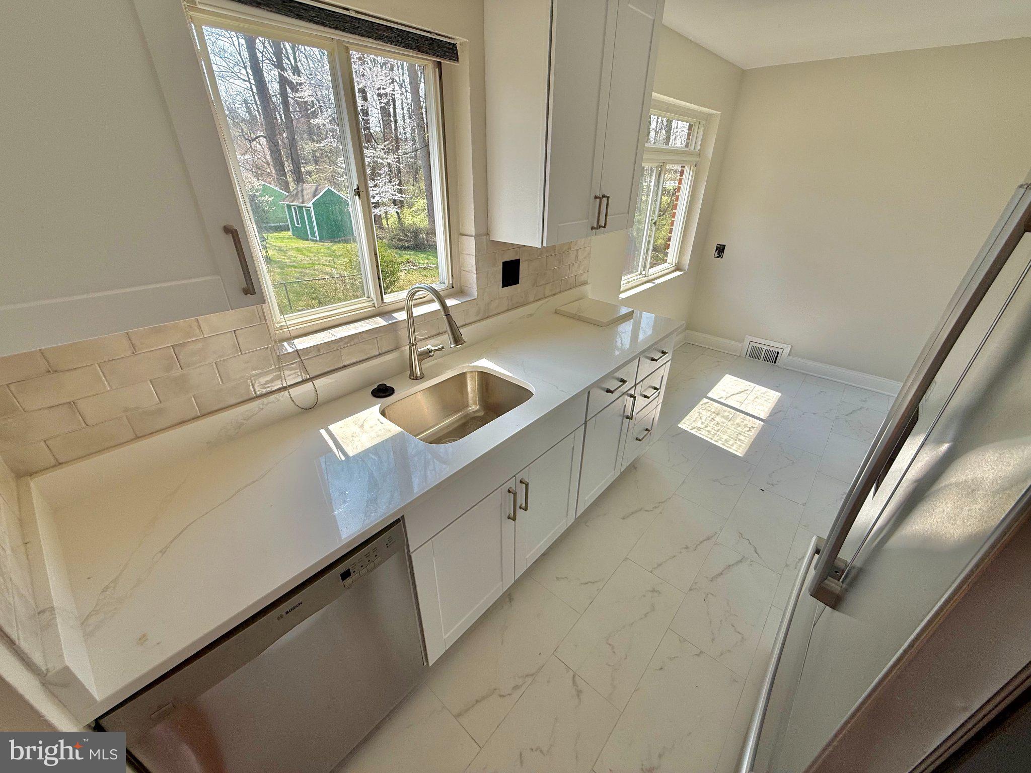 BROYHILL PARK - Residential