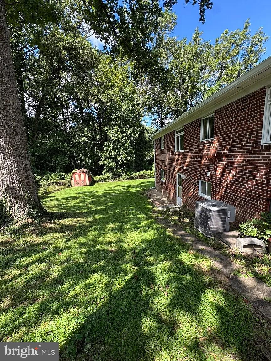 BROYHILL PARK - Residential