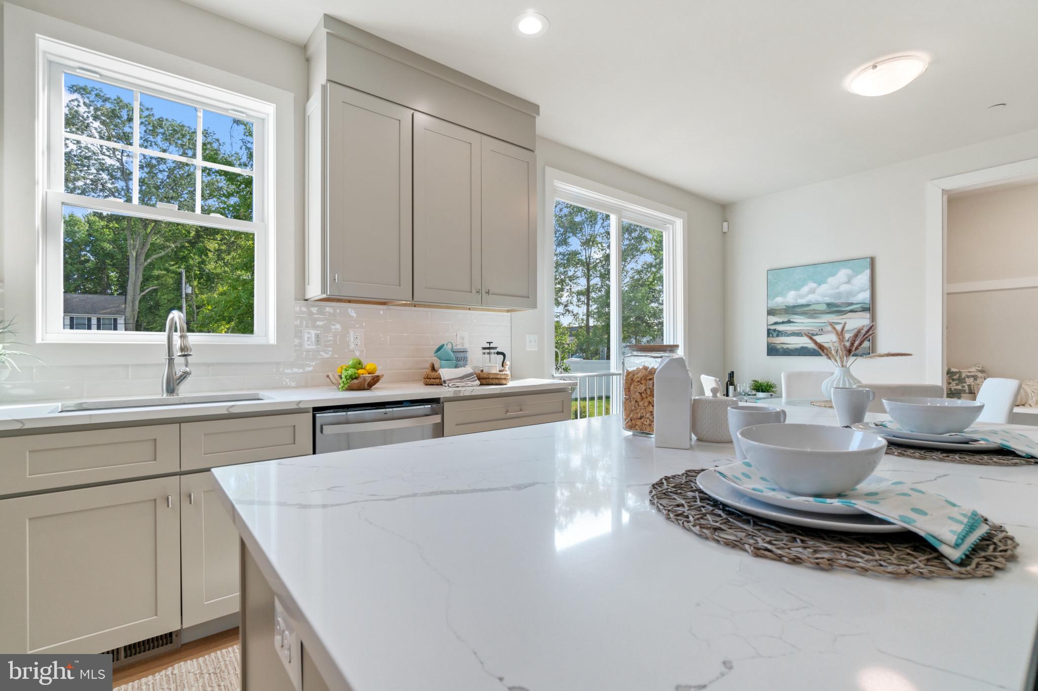 AVALON SHORES - Residential