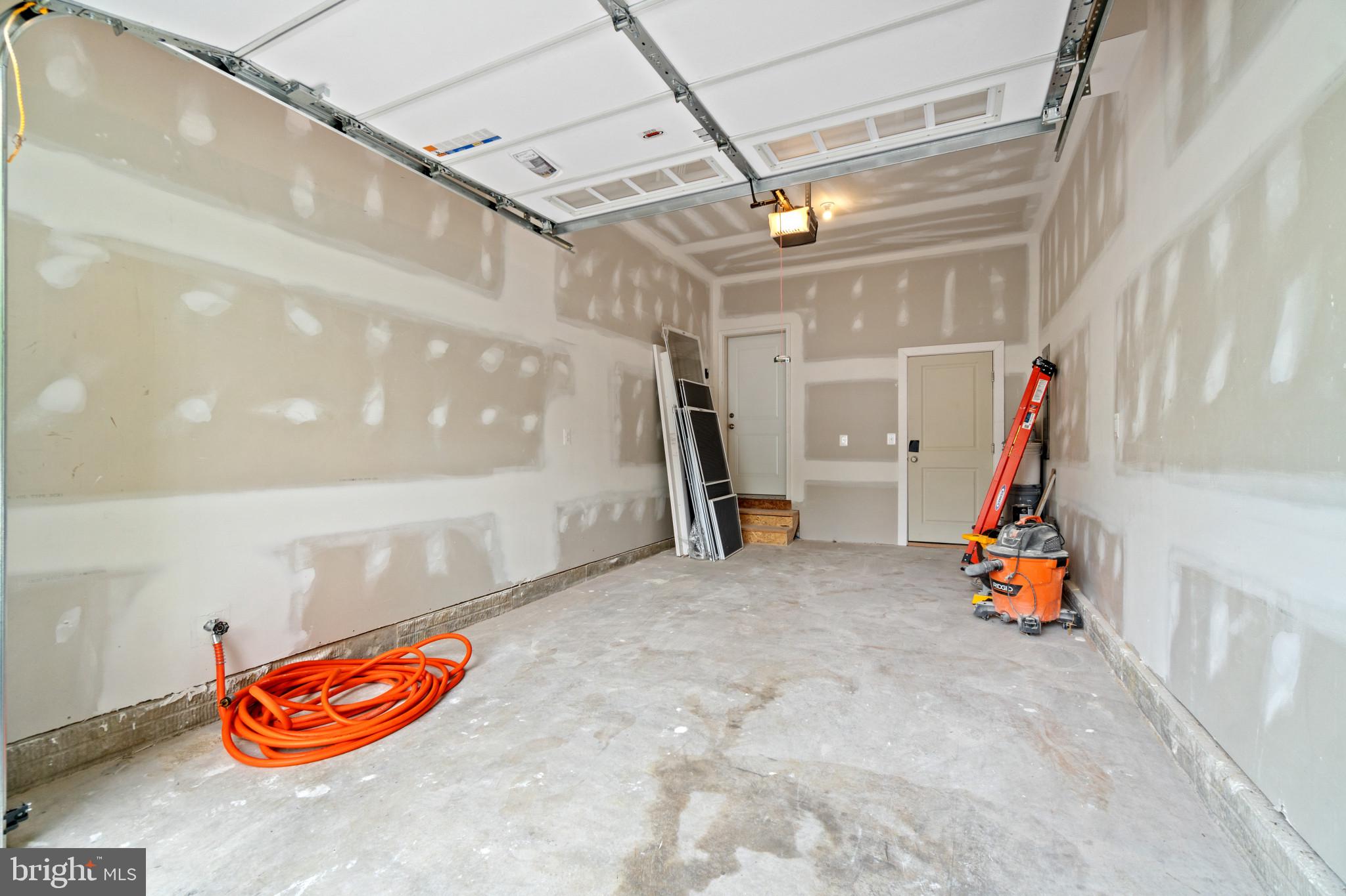 AVALON SHORES - Residential