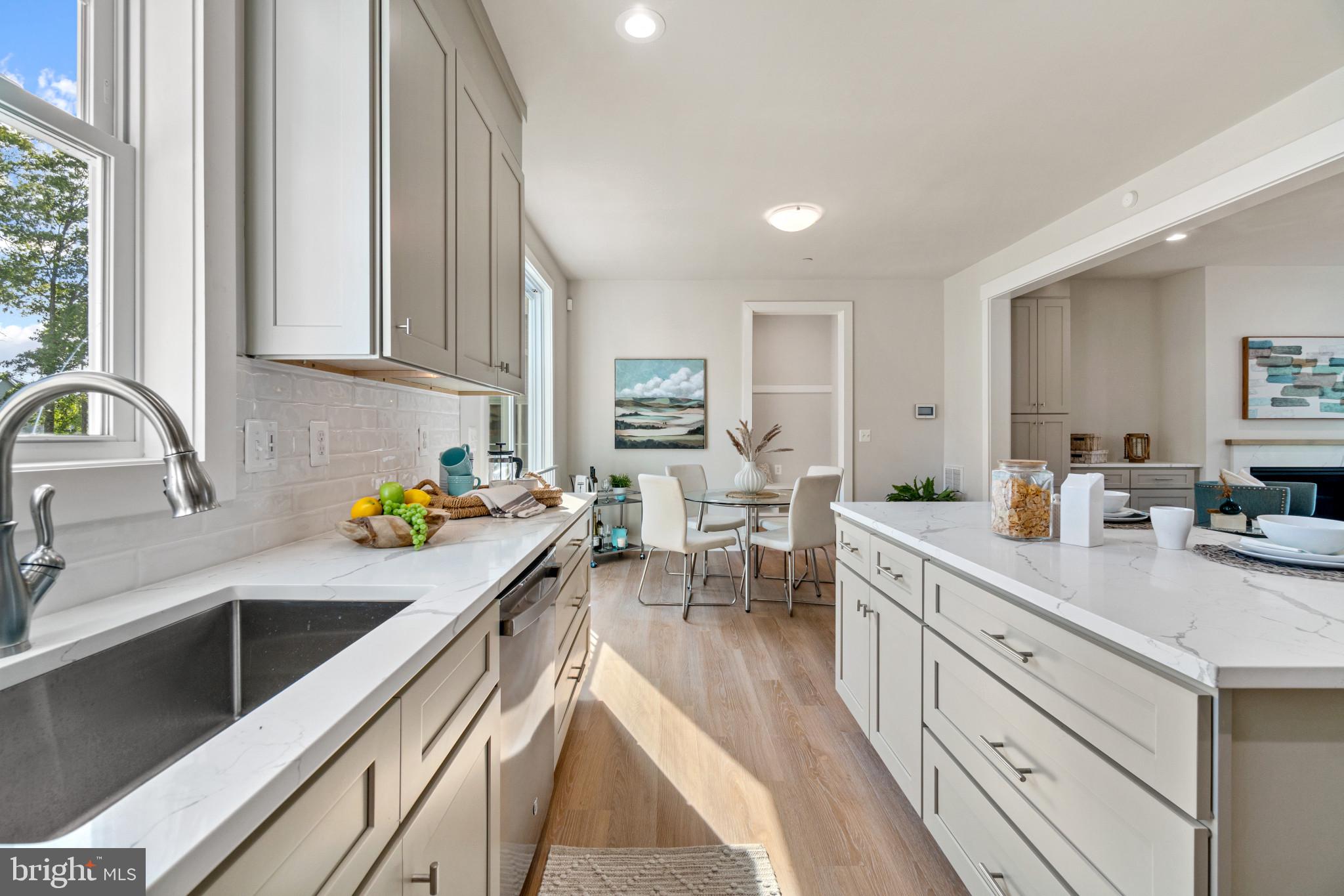 AVALON SHORES - Residential