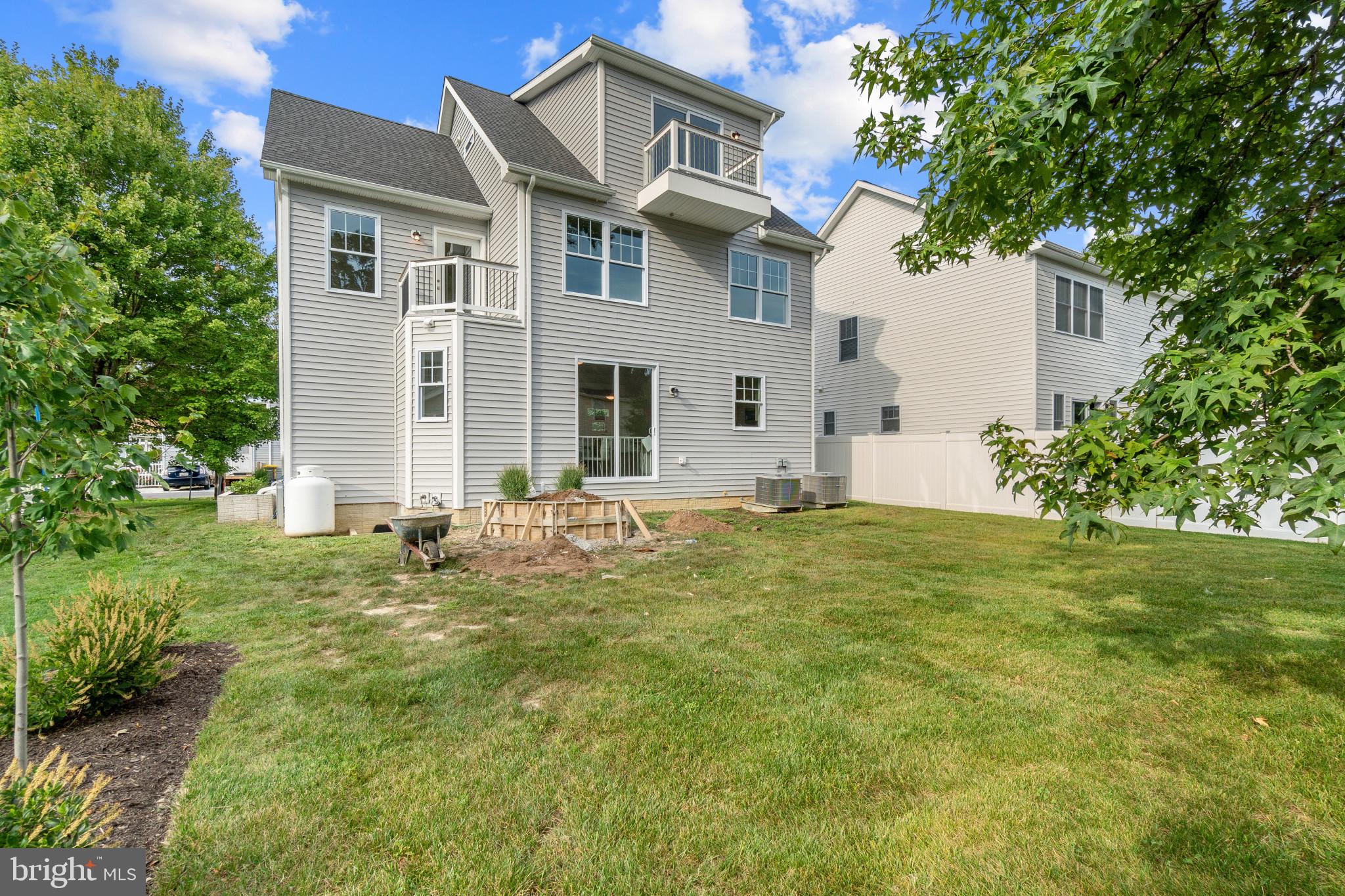 AVALON SHORES - Residential