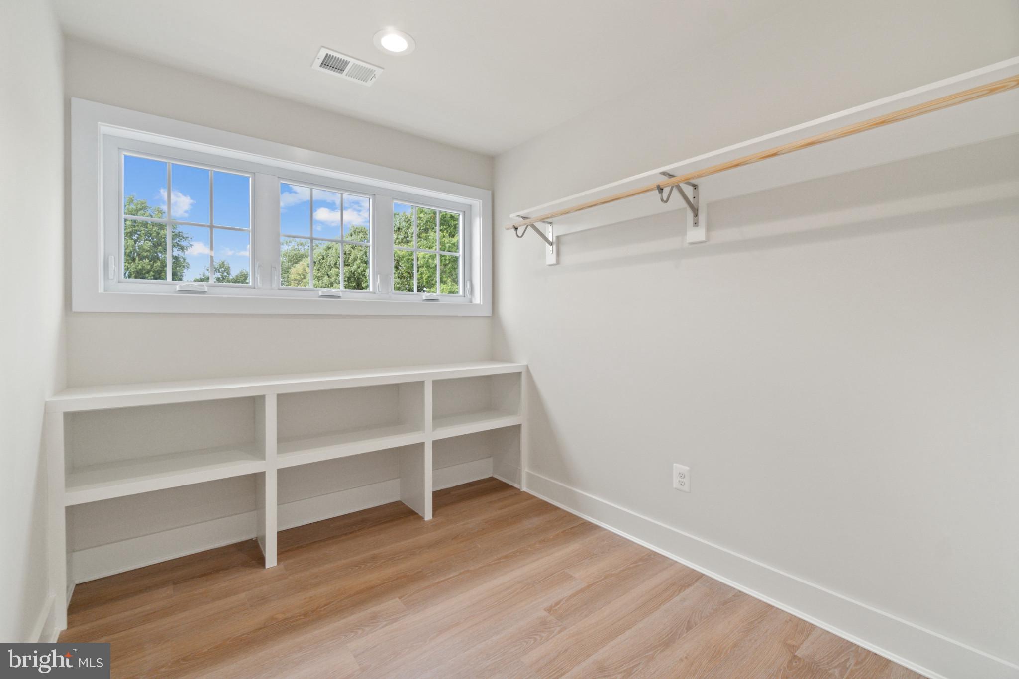 AVALON SHORES - Residential