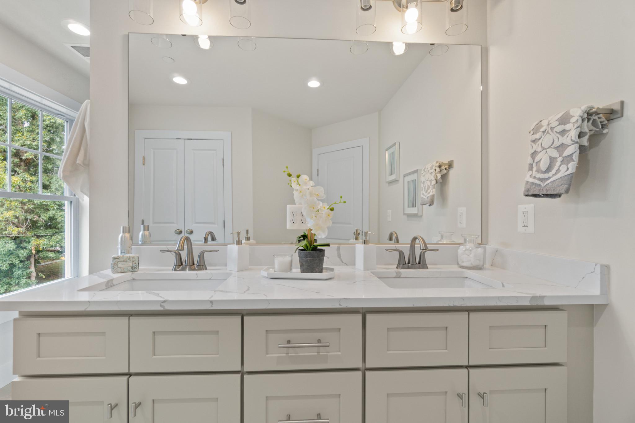 AVALON SHORES - Residential