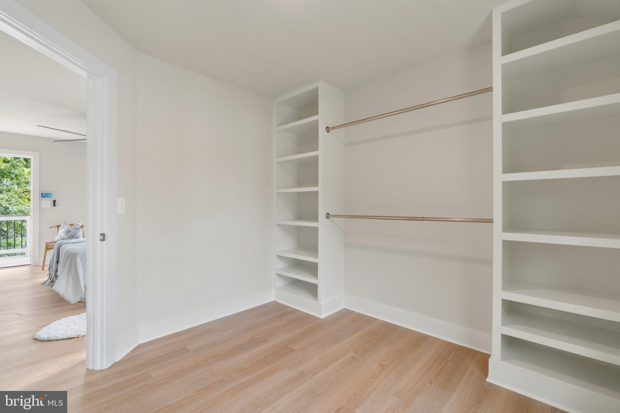 AVALON SHORES - Residential