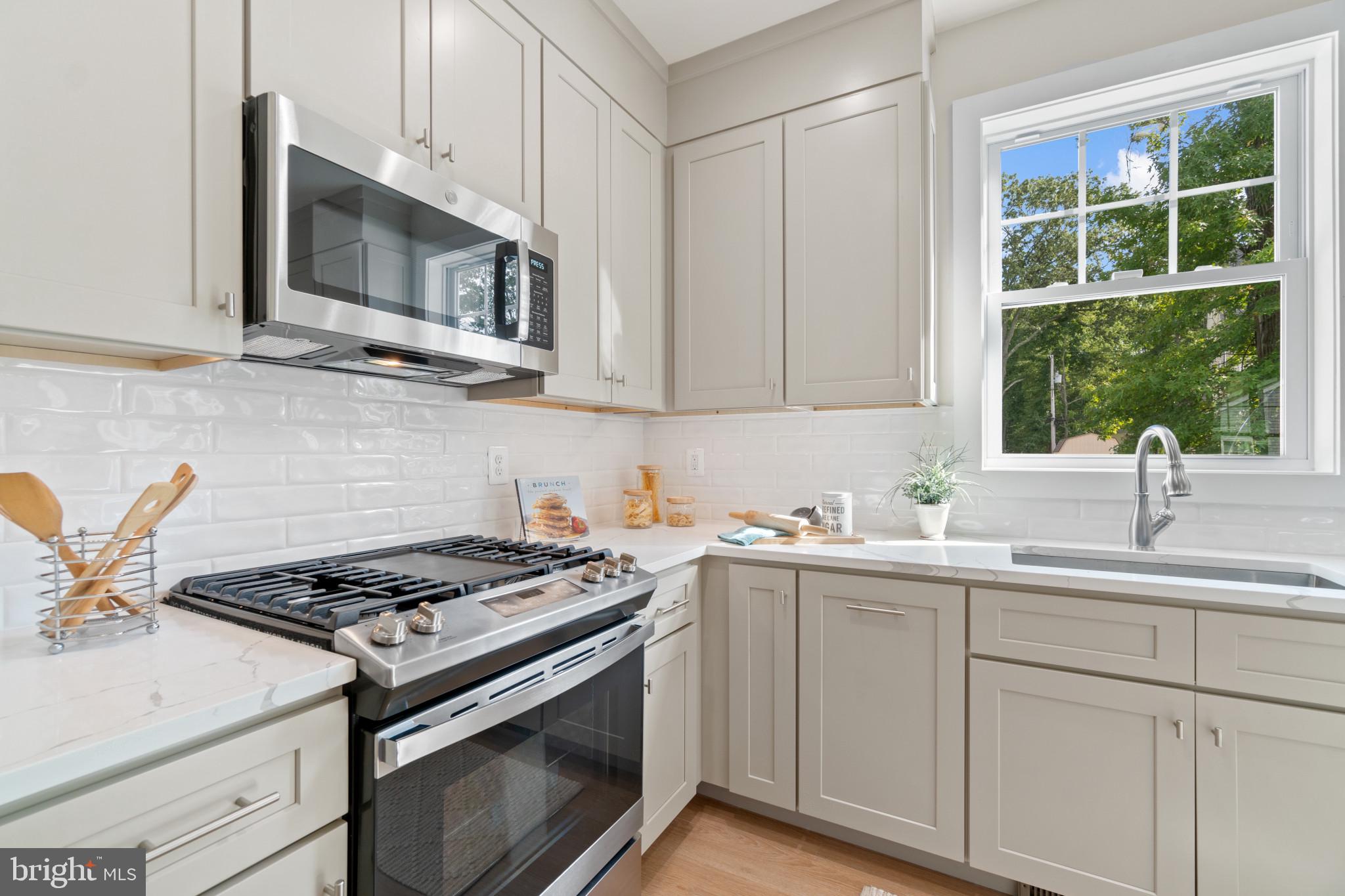 AVALON SHORES - Residential