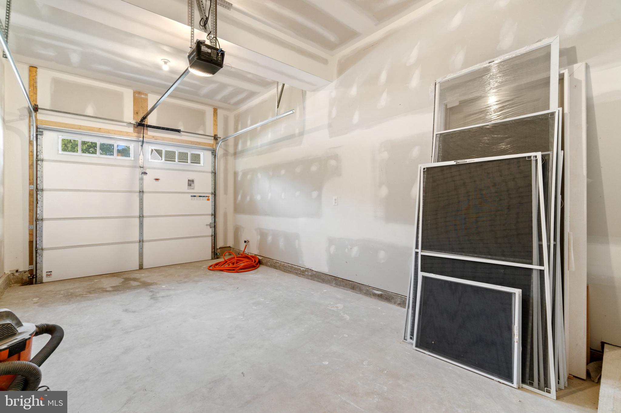 AVALON SHORES - Residential