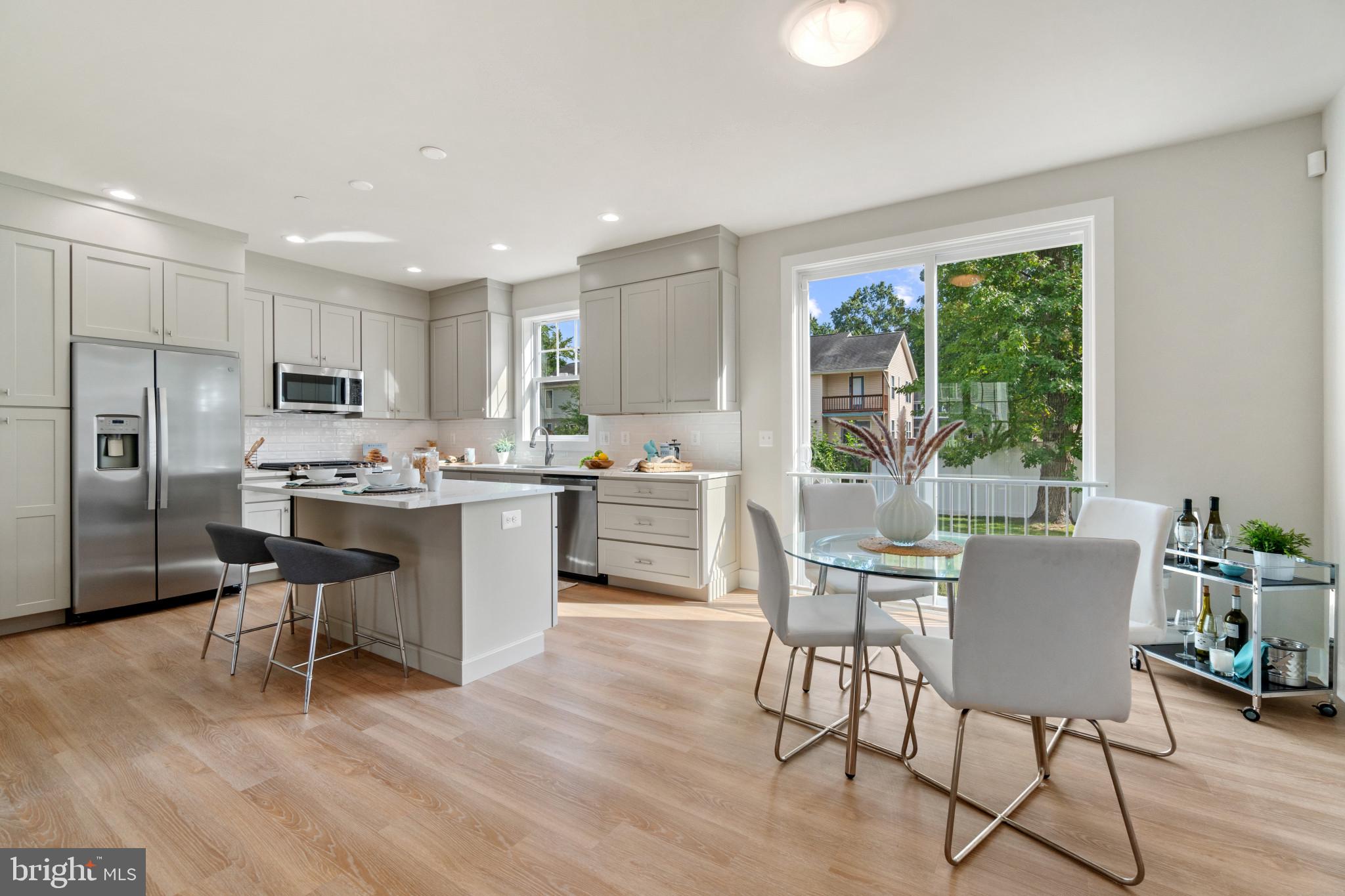 AVALON SHORES - Residential