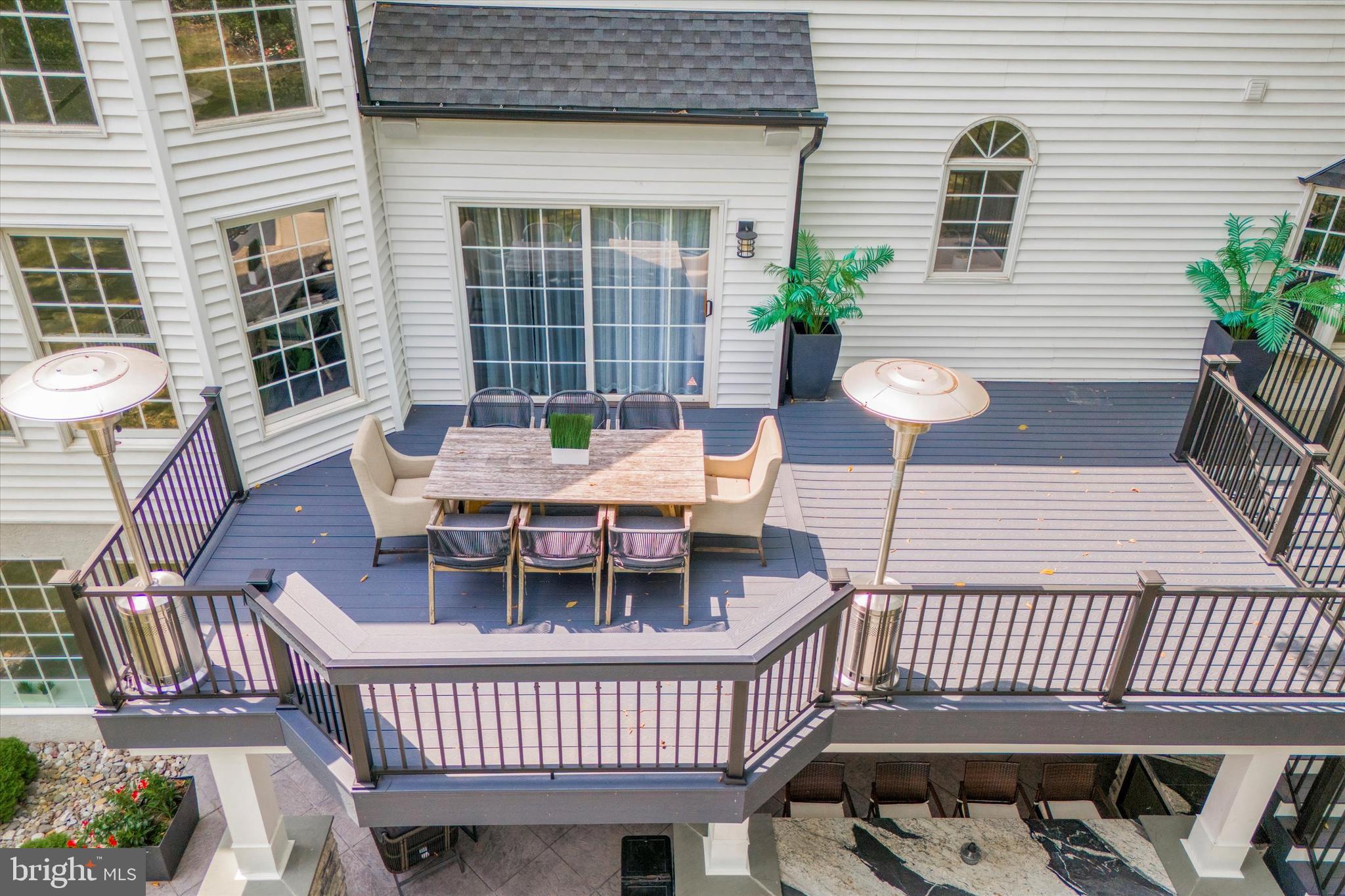 ESTSATFARAWAYFARMS - Residential