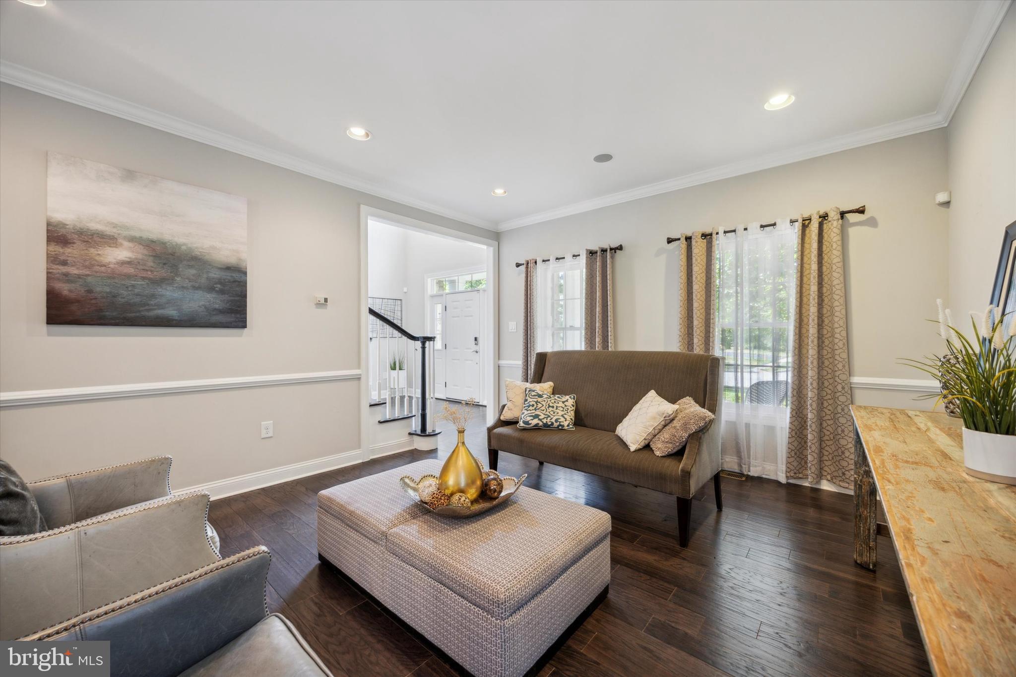 ESTSATFARAWAYFARMS - Residential