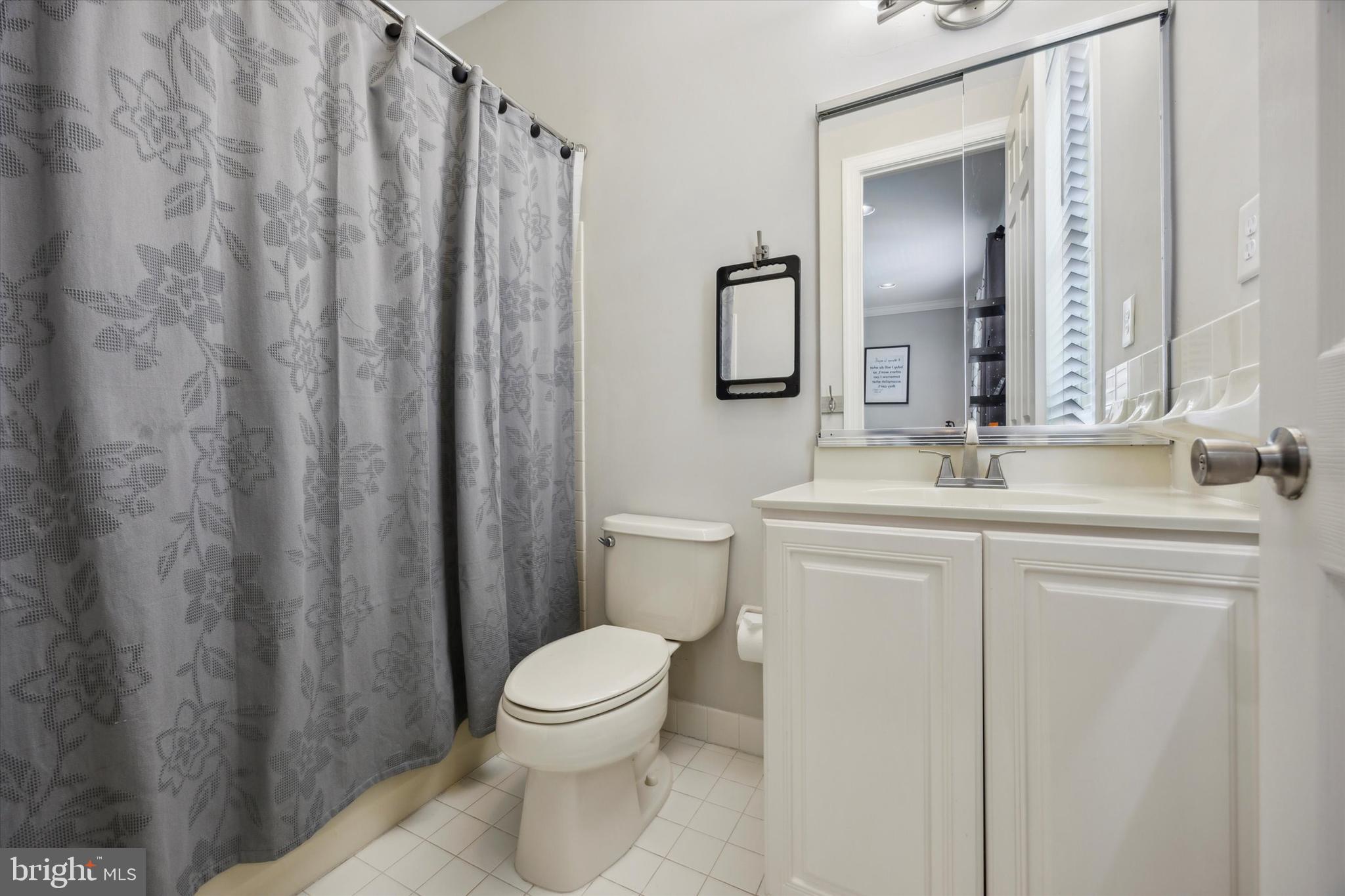 ESTSATFARAWAYFARMS - Residential