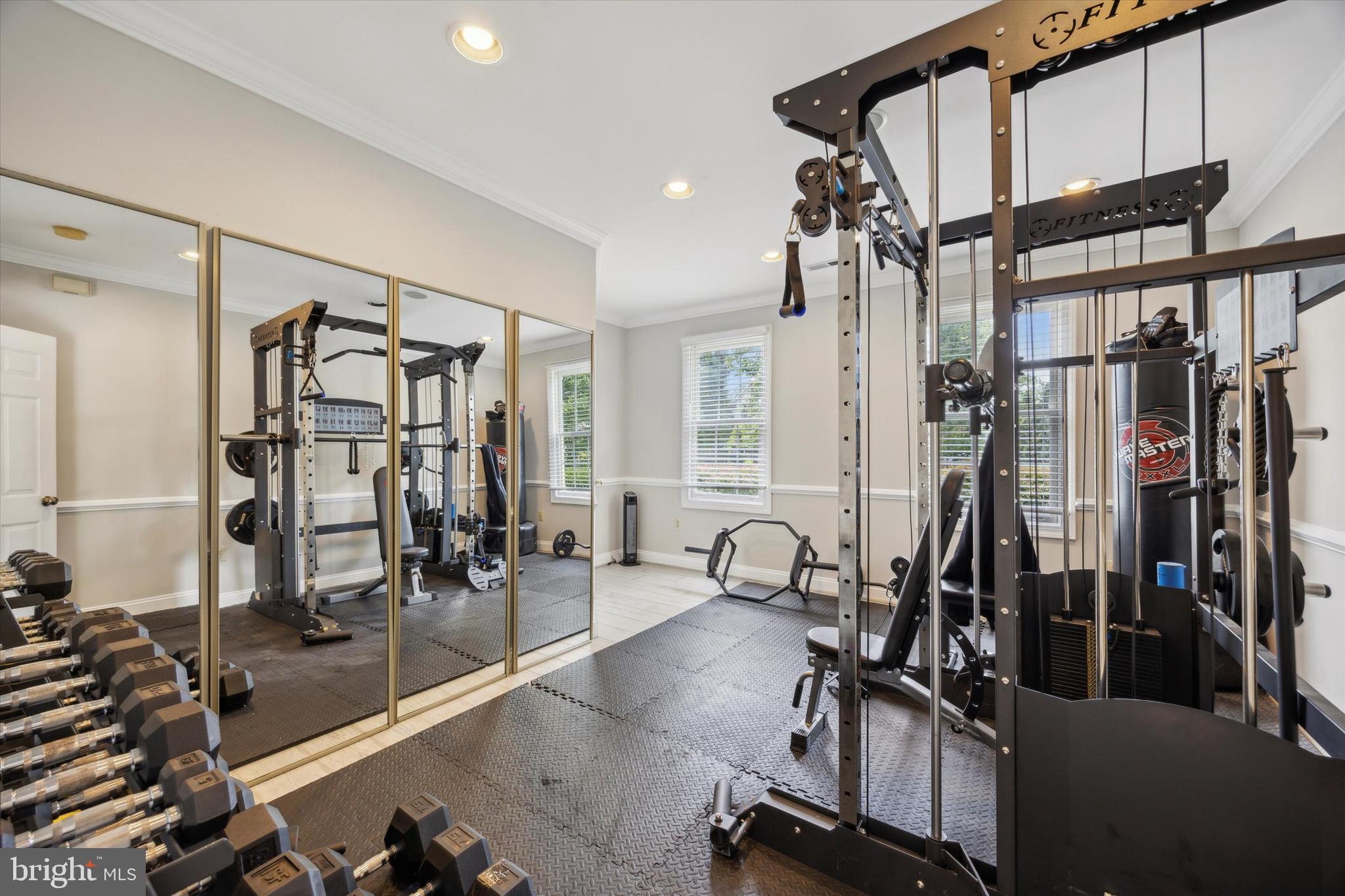 ESTSATFARAWAYFARMS - Residential