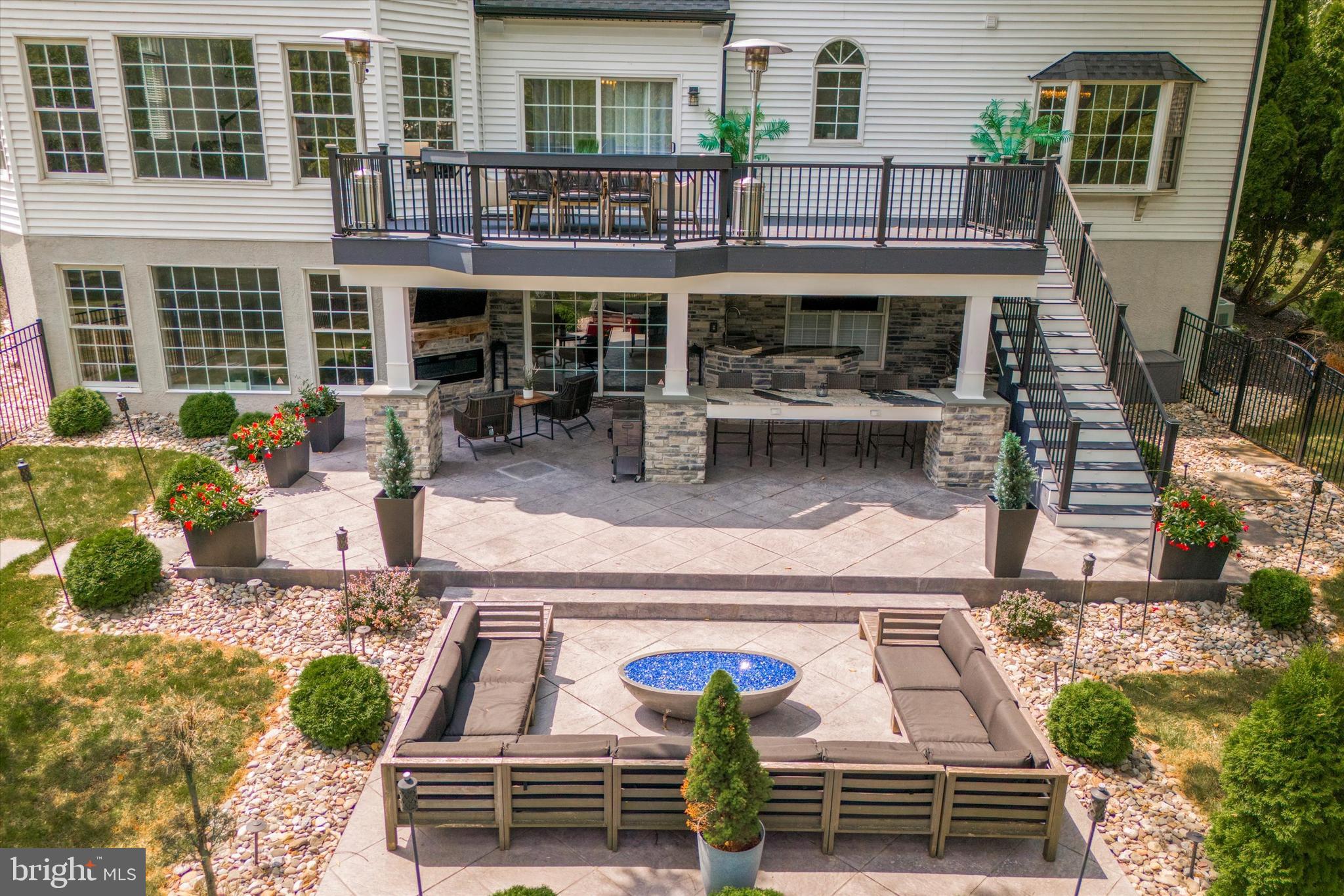 ESTSATFARAWAYFARMS - Residential