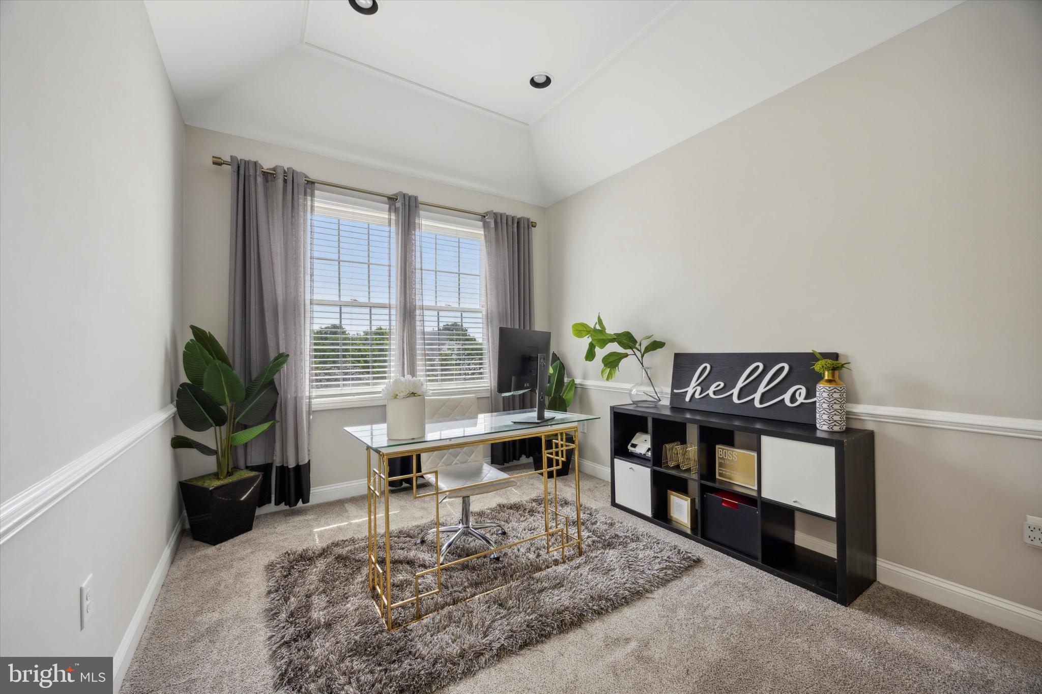 ESTSATFARAWAYFARMS - Residential