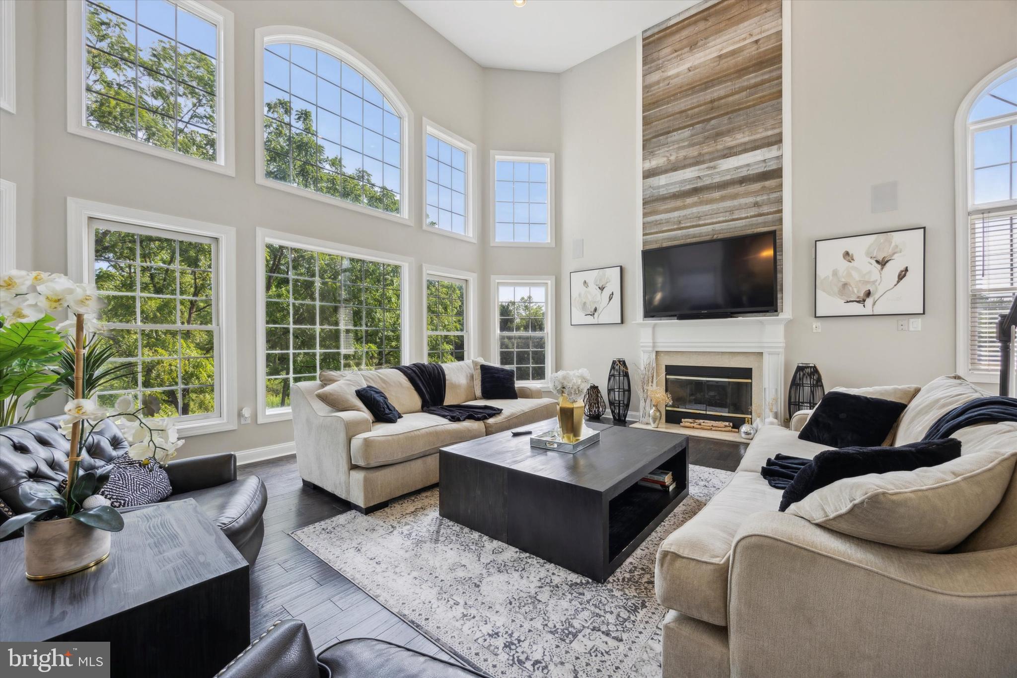 ESTSATFARAWAYFARMS - Residential