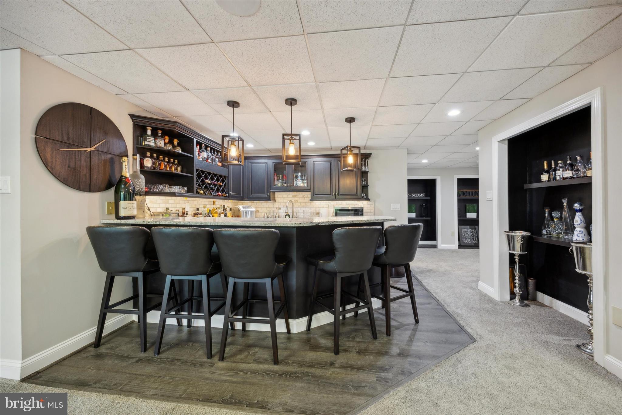 ESTSATFARAWAYFARMS - Residential