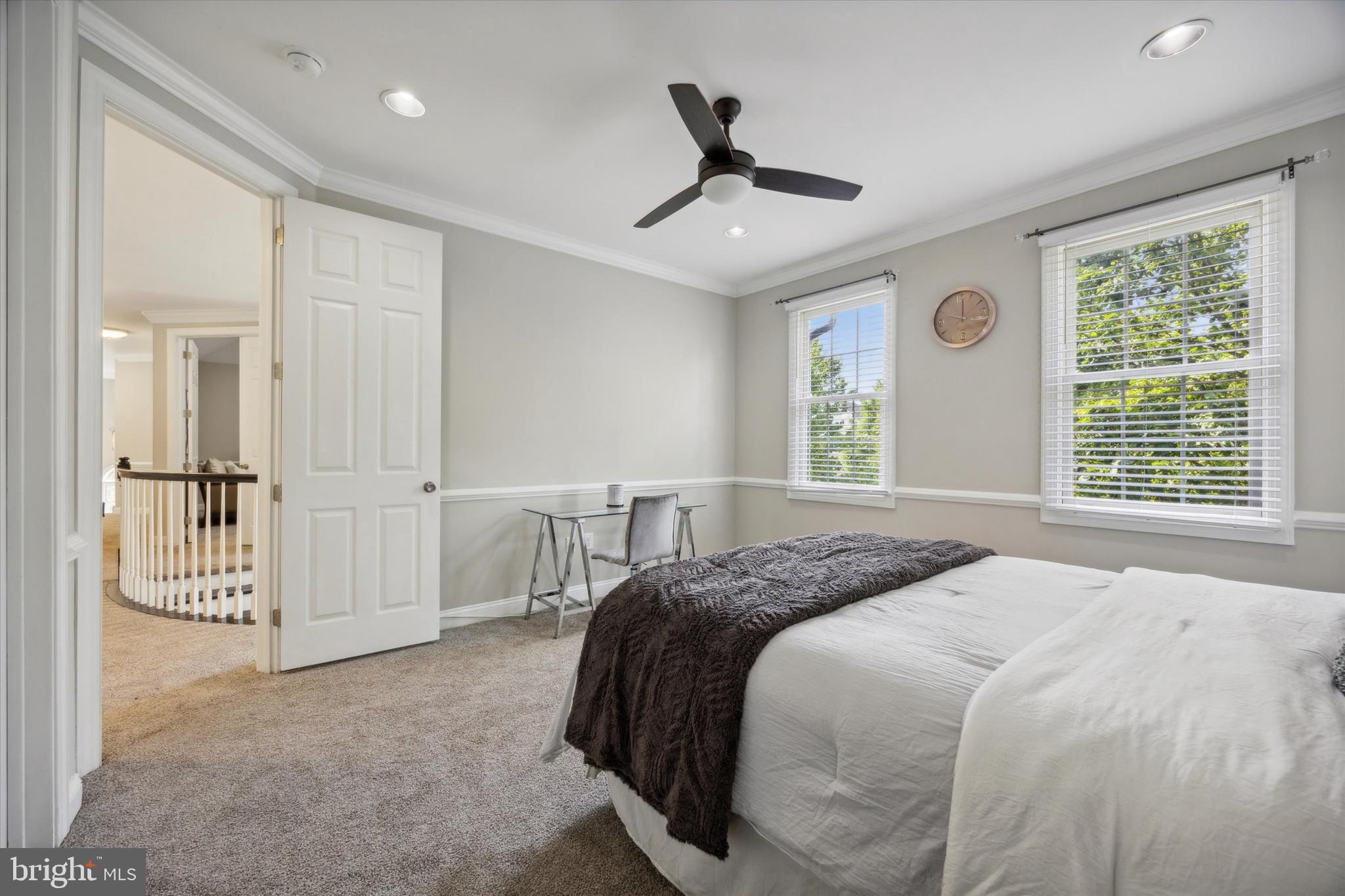 ESTSATFARAWAYFARMS - Residential