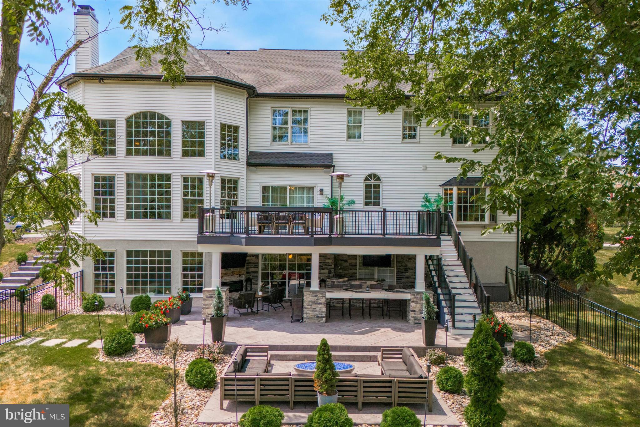 ESTSATFARAWAYFARMS - Residential