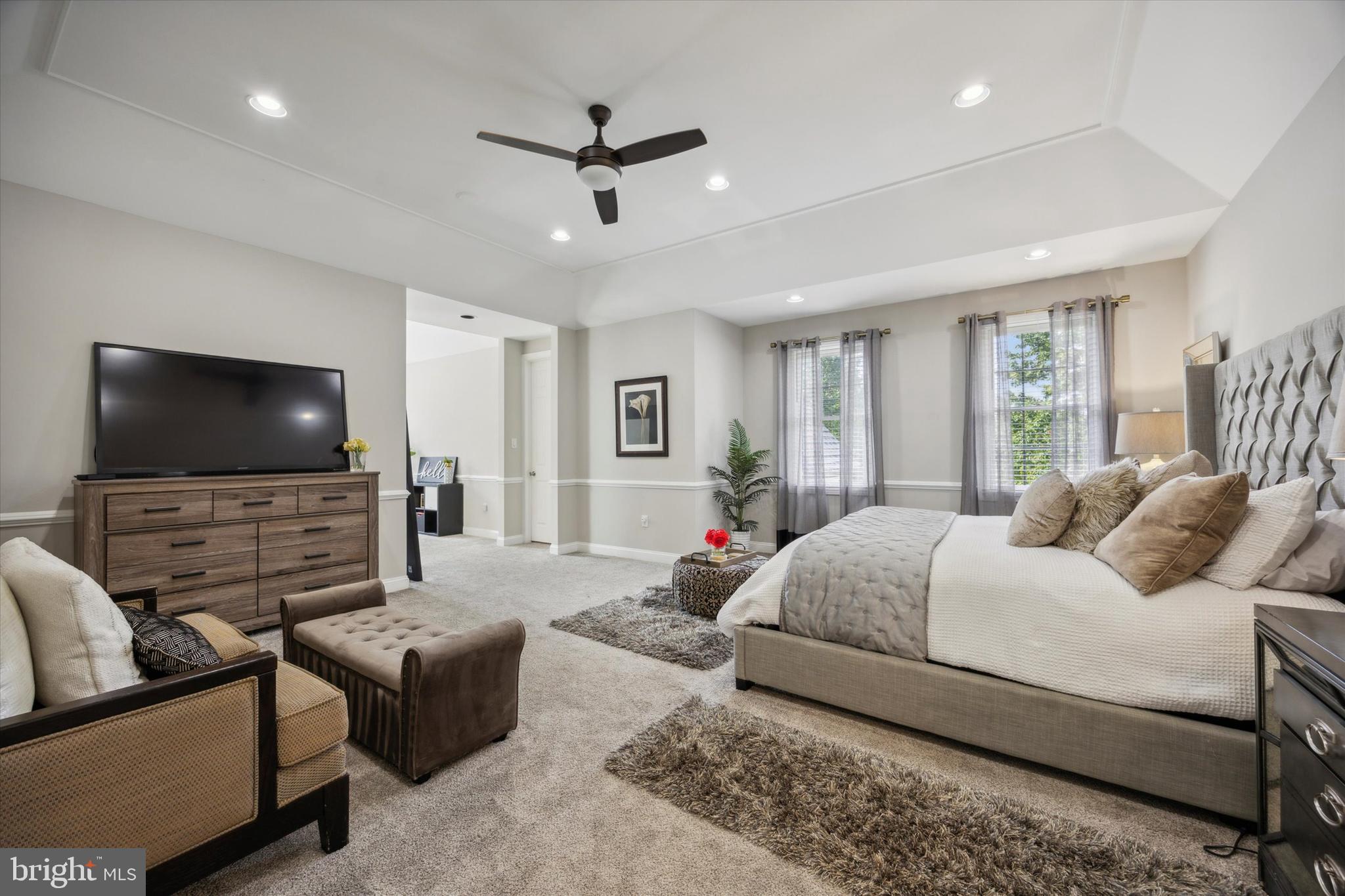 ESTSATFARAWAYFARMS - Residential