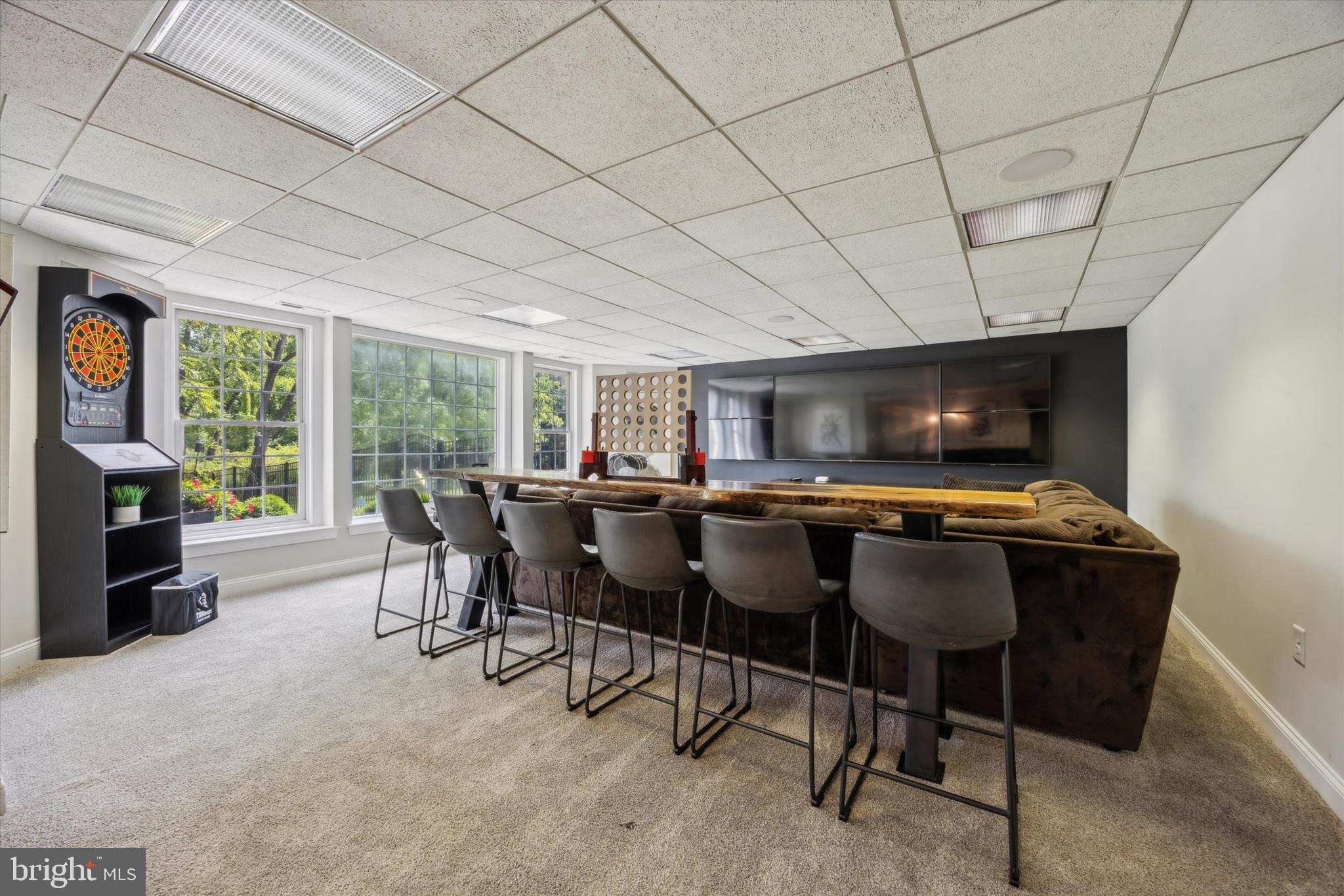 ESTSATFARAWAYFARMS - Residential