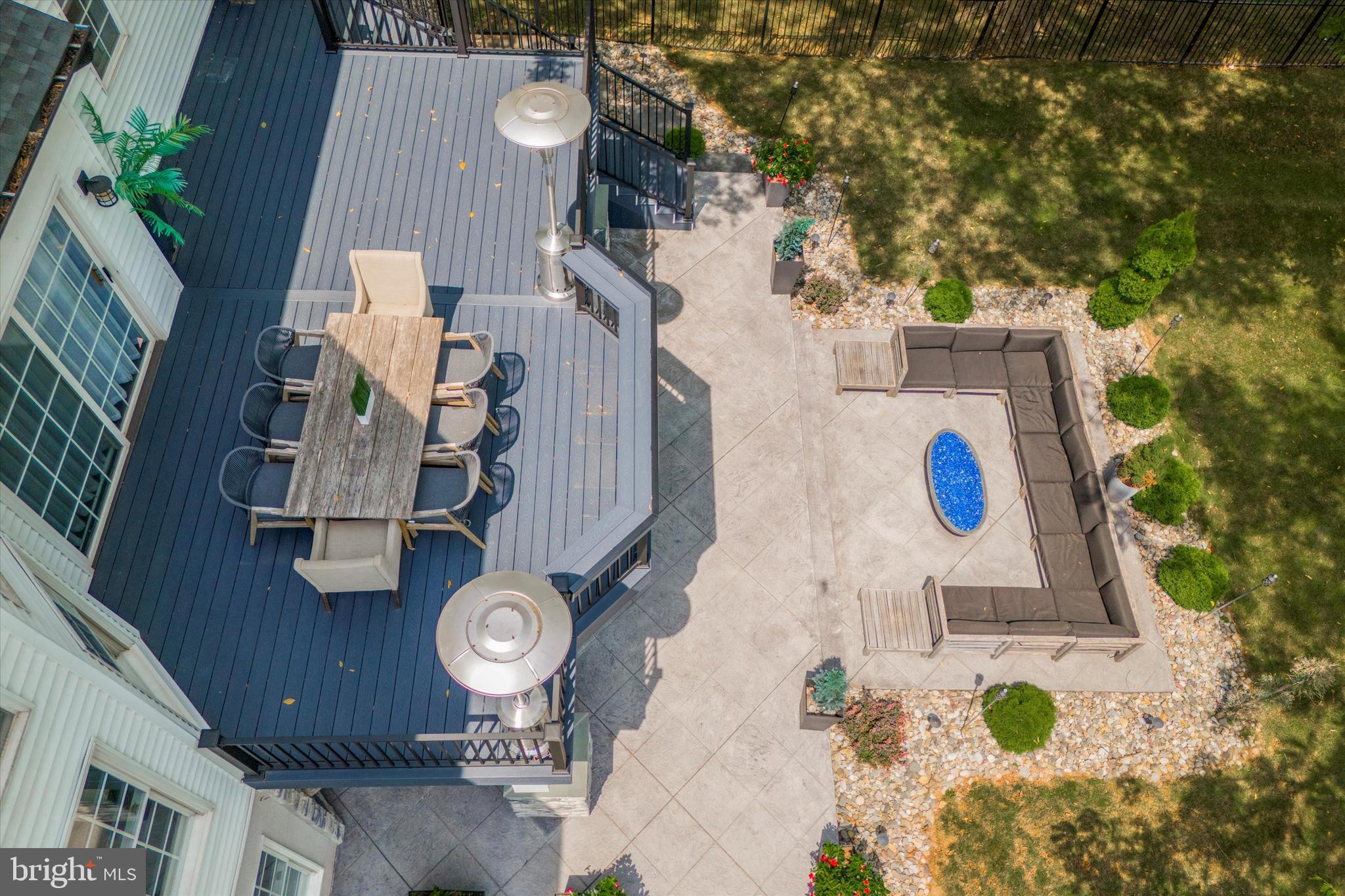 ESTSATFARAWAYFARMS - Residential